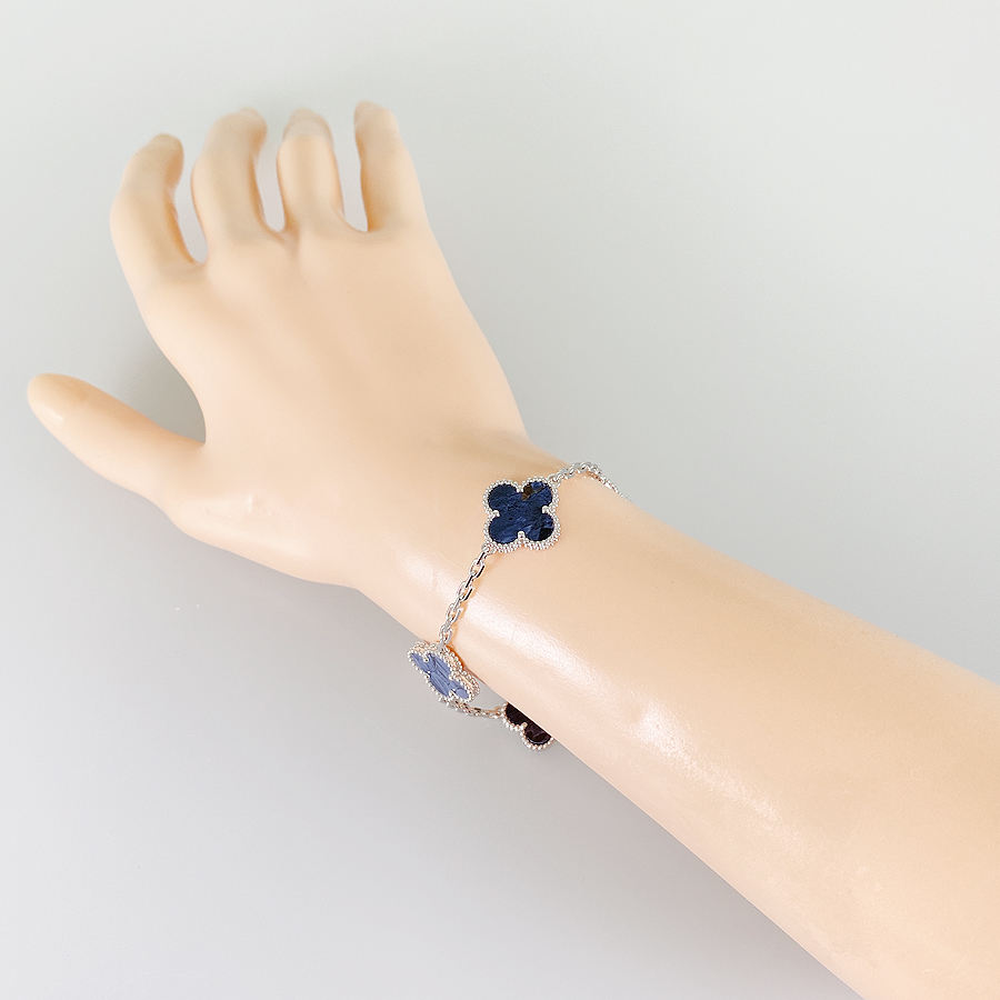 Van Cleef & Arpels Vintage Alhambra VCARP7S400 White gold