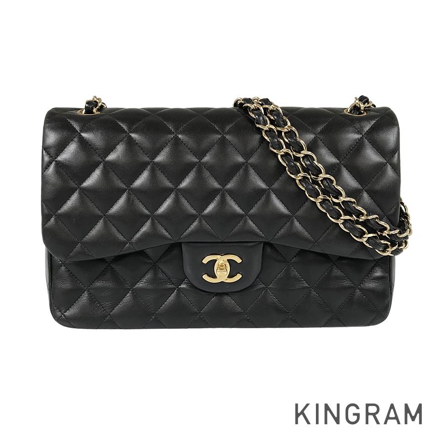 CHANEL Matelasse 30 Shoulder bag