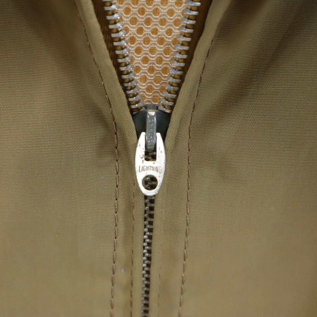 VINTAGE 50s 60s Lightning Zip Drizzler Jacket beige Swing top 
