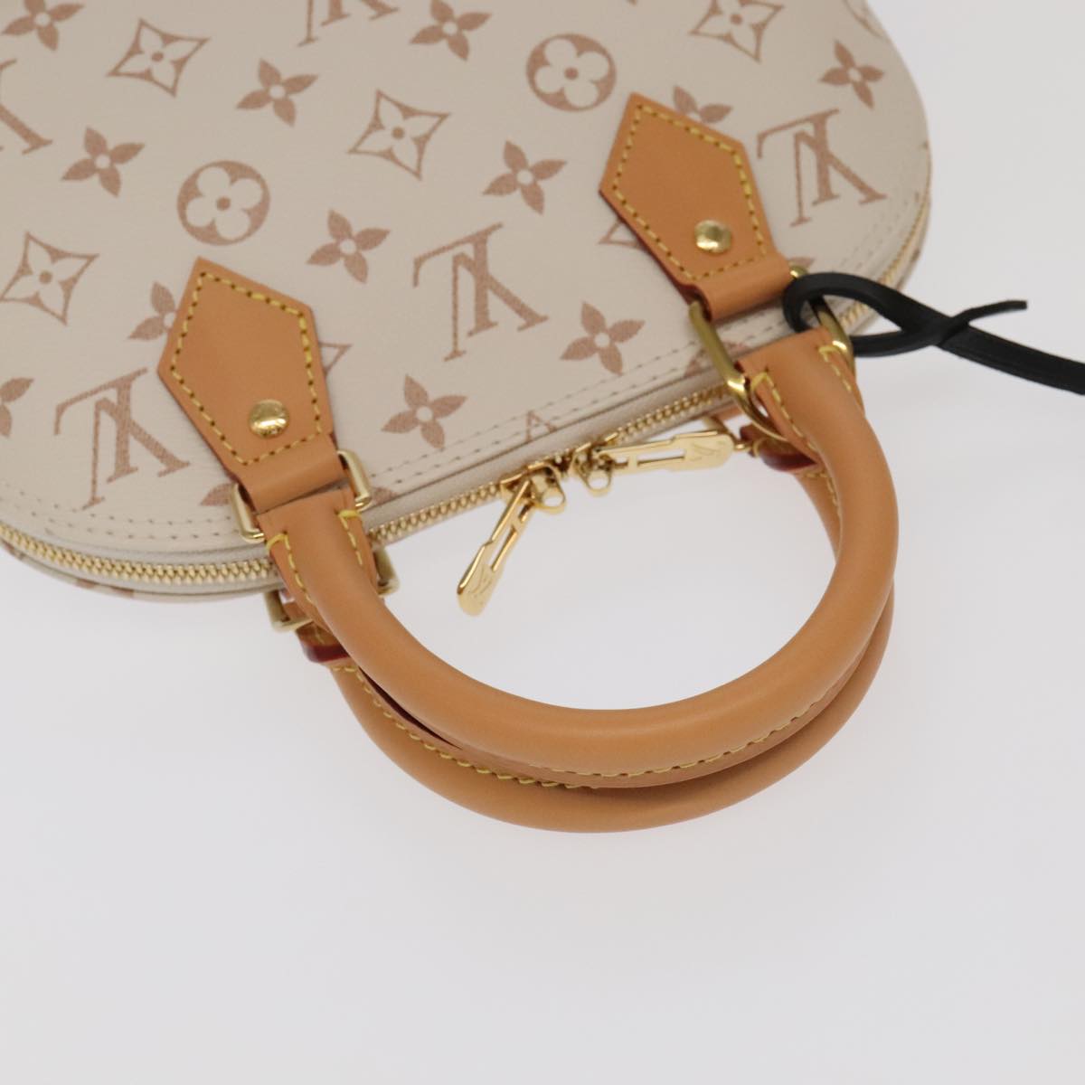LOUIS VUITTON アルマBB Alma BB Monogram - Women - Handbags | LOUIS VUITTON ®