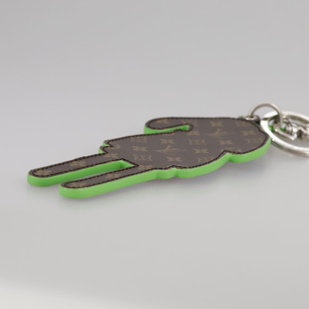 LOUIS VUITTON ブルー キーホルダー LOUIS VUITTON Porte Cles LV Rabbit Key Ring Leather Blue