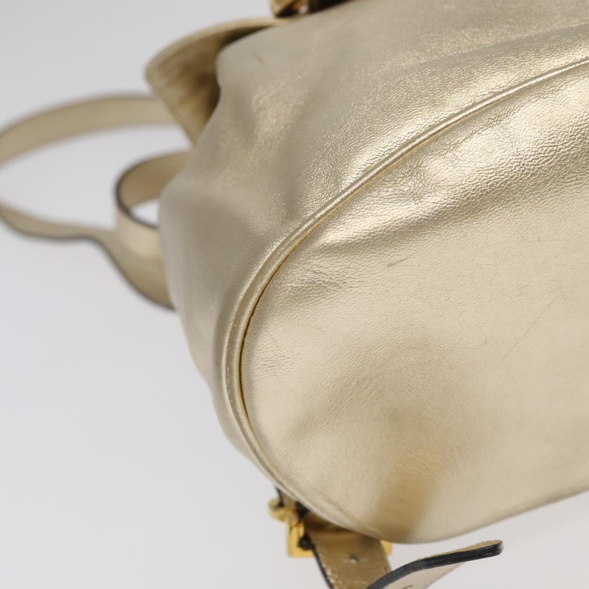Salvatore Ferragamo Gancini Backpack Leather Gold Auth 104143 Salvatore Ferragamo Gancini Backpack Leather Gold Auth  main image 4