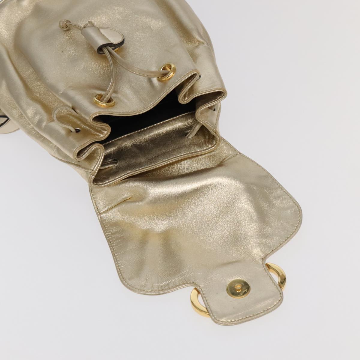 Salvatore Ferragamo Gancini Backpack Leather Gold Auth  display picture 1