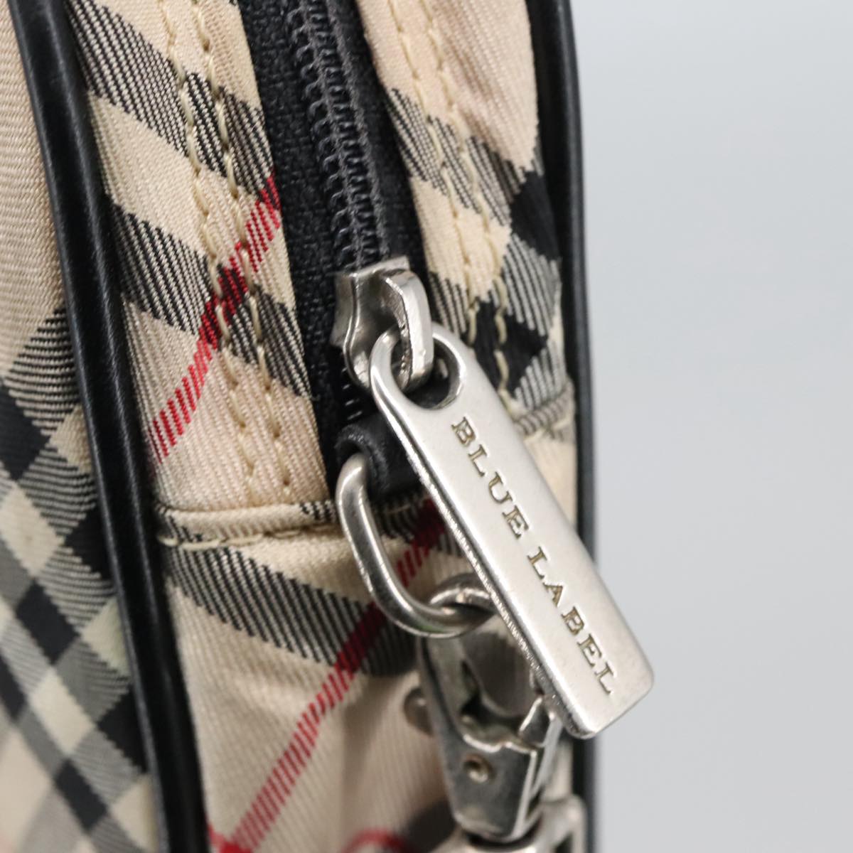 バーバリー　ブルーレーベル　ファー•フード付ベスト　正規品 BURBERRY BLUE LABEL(バーバリーブルーレーベル) / ファー