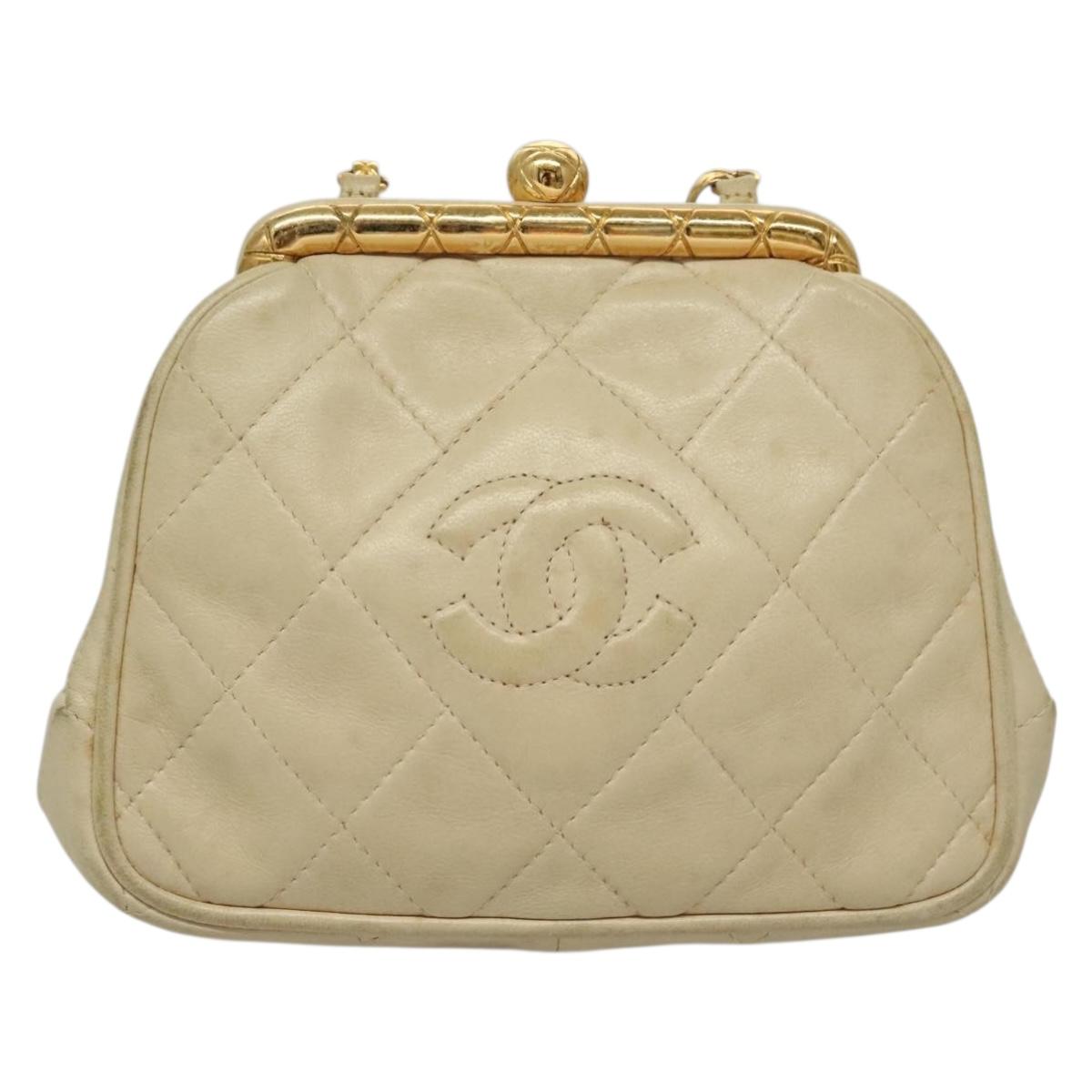 CHANEL Matelasse Clasp Chain Shoulder Bag Lamb Skin White CC Auth