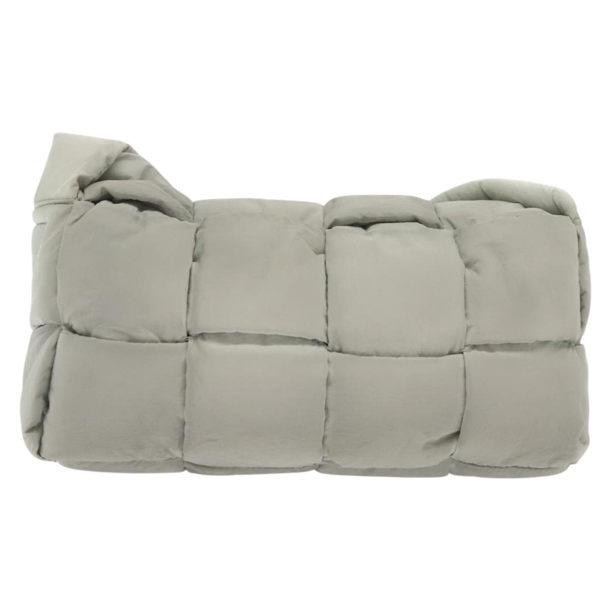 BOTTEGA VENETA グレー ケース BOTTEGA VENETA MAXI INTRECCIATO Padded Tech Cassette Bag Nylon