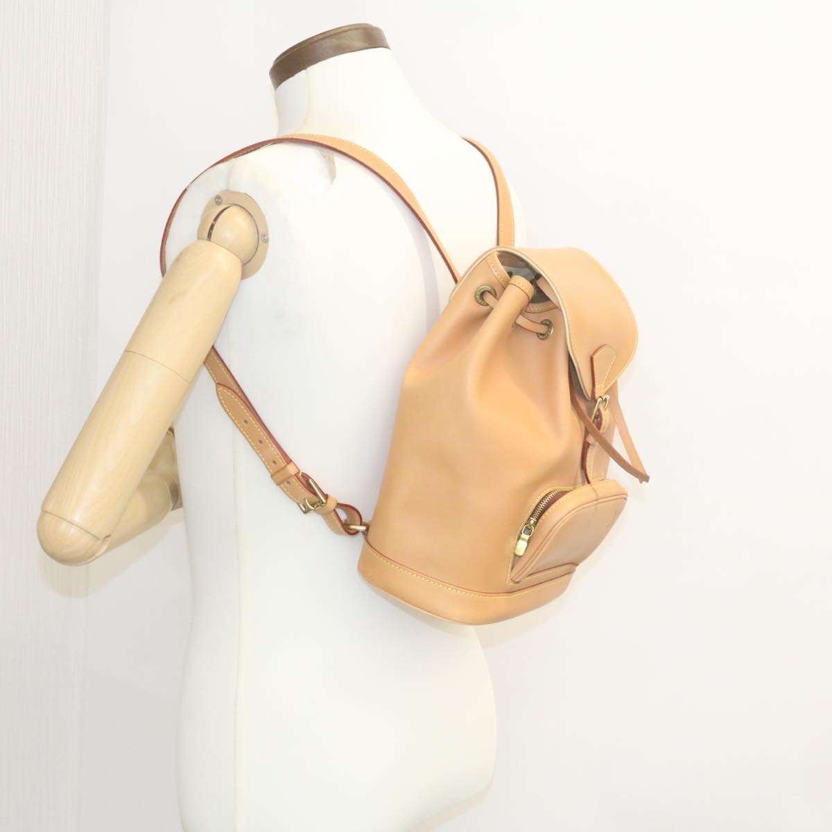 LOUIS VUITTON Nomad leather Montsouris MM Backpack SPO Beige  display picture 2