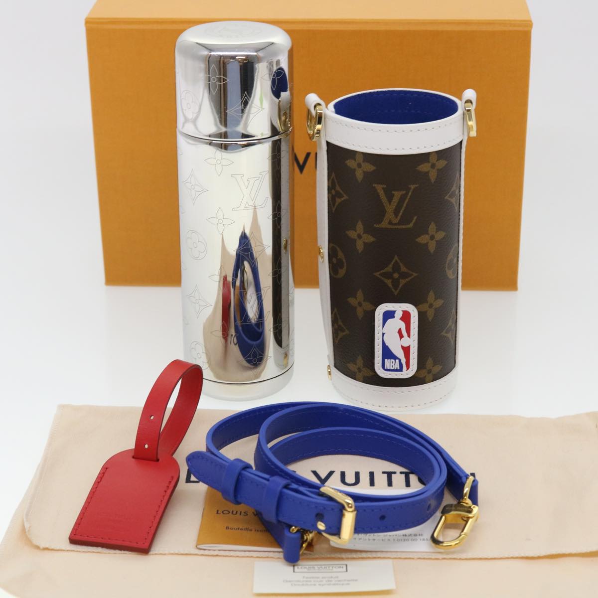 【超希少】ルイヴィトンｘNBA メンズ　水筒　フラスク　ホルダー　タンブラー 超希少】ルイヴィトンxNBA LOUIS VUITTON メンズ 水筒 フラスク