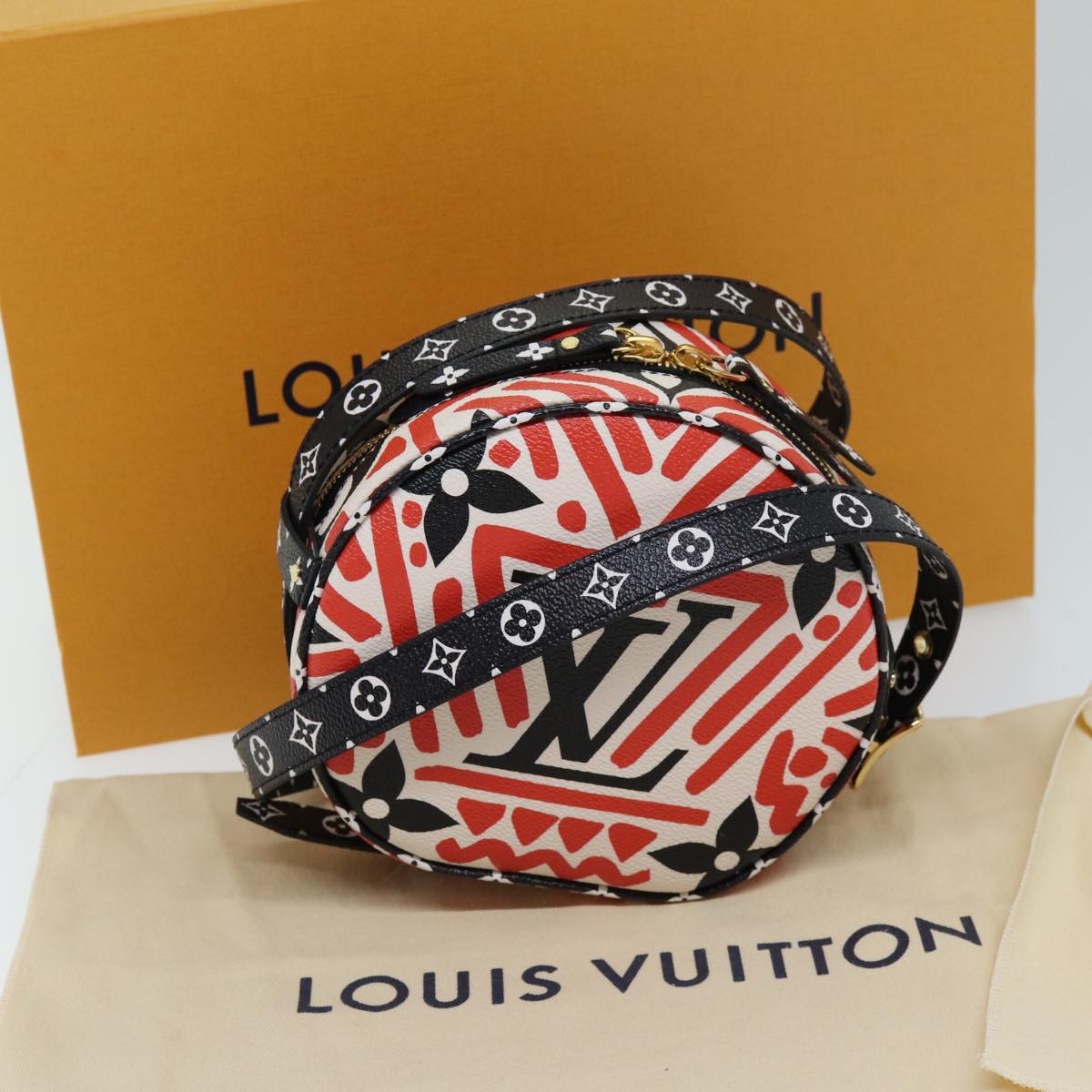 LOUIS VUITTON Monogram Giant Crafty Boite Chapoe Souple Bag