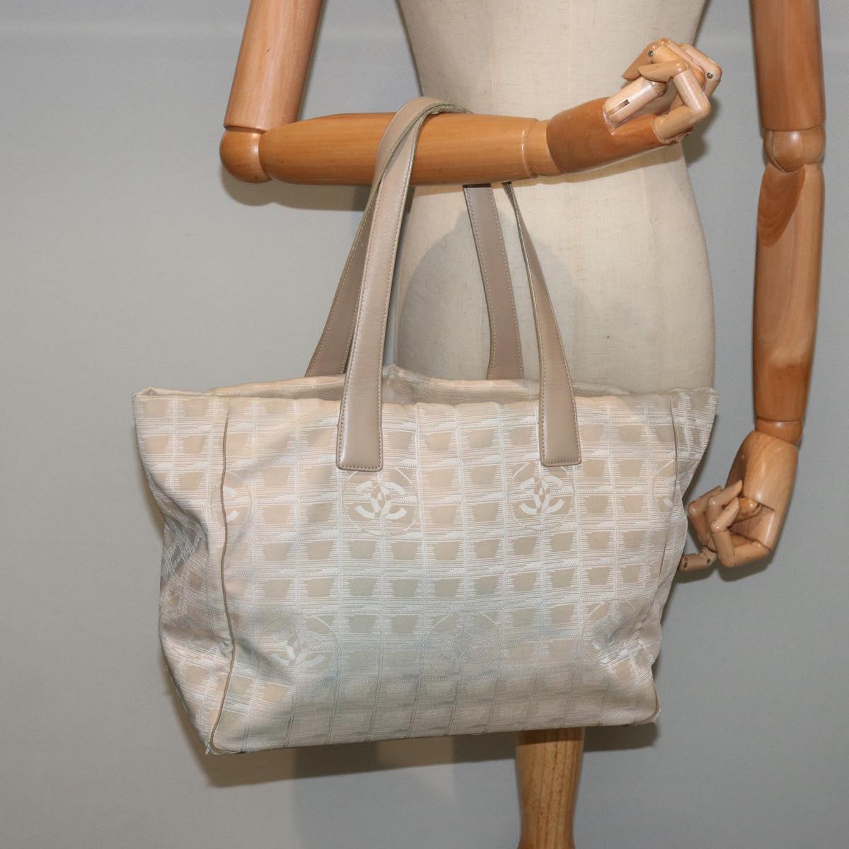 CHANEL New Travel Line Tote Bag Nylon Beige CC Auth 76174 | eBay CHANEL New Travel Line Tote Bag Nylon Beige CC Auth 76174 | eBay