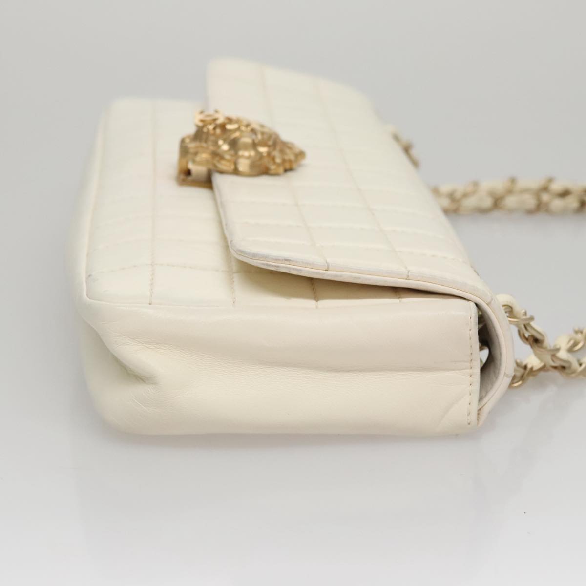 【訳あり】CHANEL AUTH CHANEL PATENT WHITE & SUEDE EMBELLISHED LOAFERS 