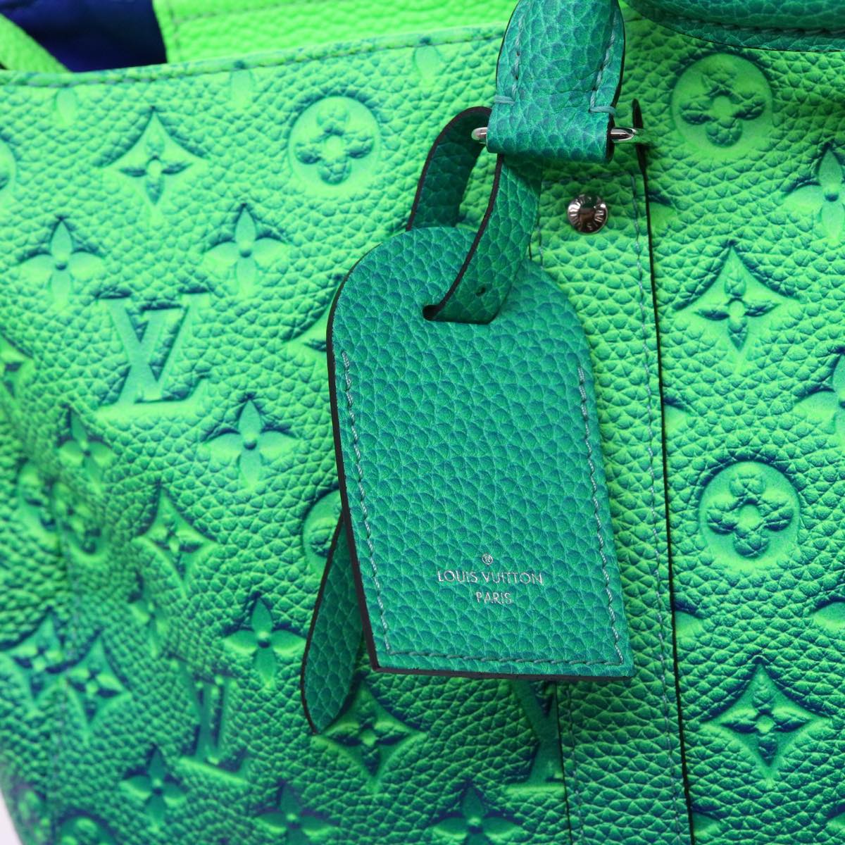 【カラフルなグラデがお洒落♪】LOUIS VUITTON Amazone Amazone G69 - Men Bags | Louis Vuitton India