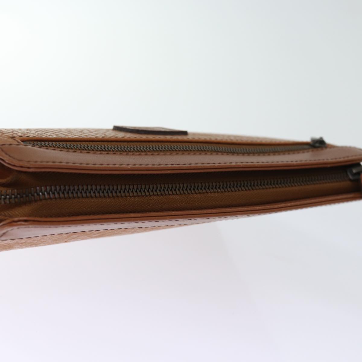 【関税&送料込】Burberry Clutch Burberry Orange Leather and Patent Leather The Petal Clutch