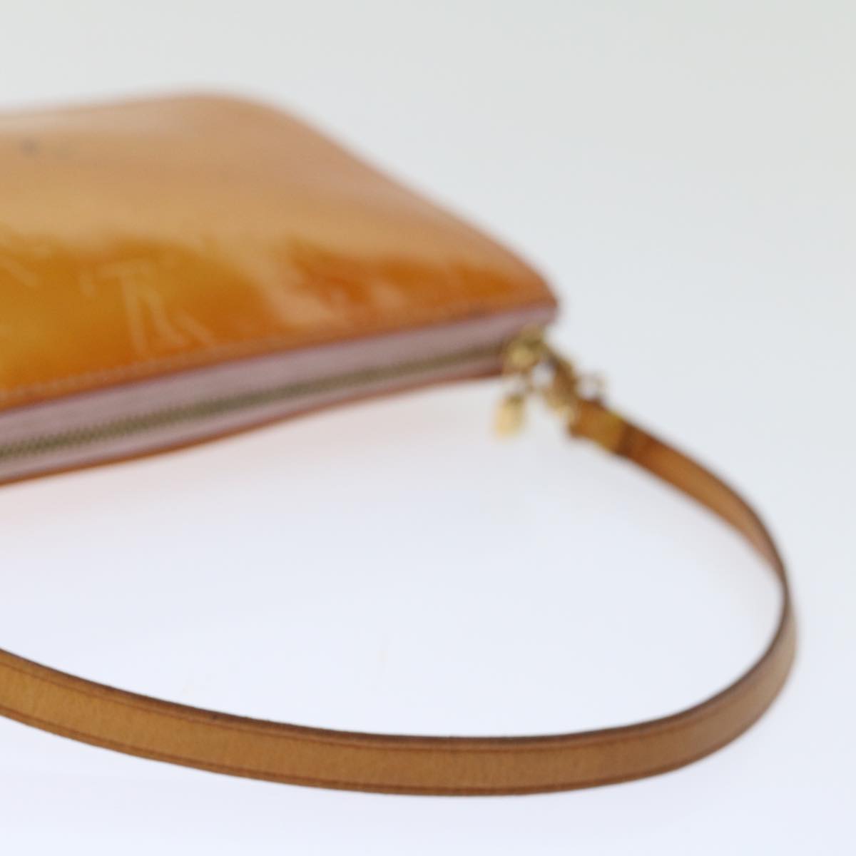 LOUIS VUITTON Vernis Lexington Pouch Marshmallow Pink M91057