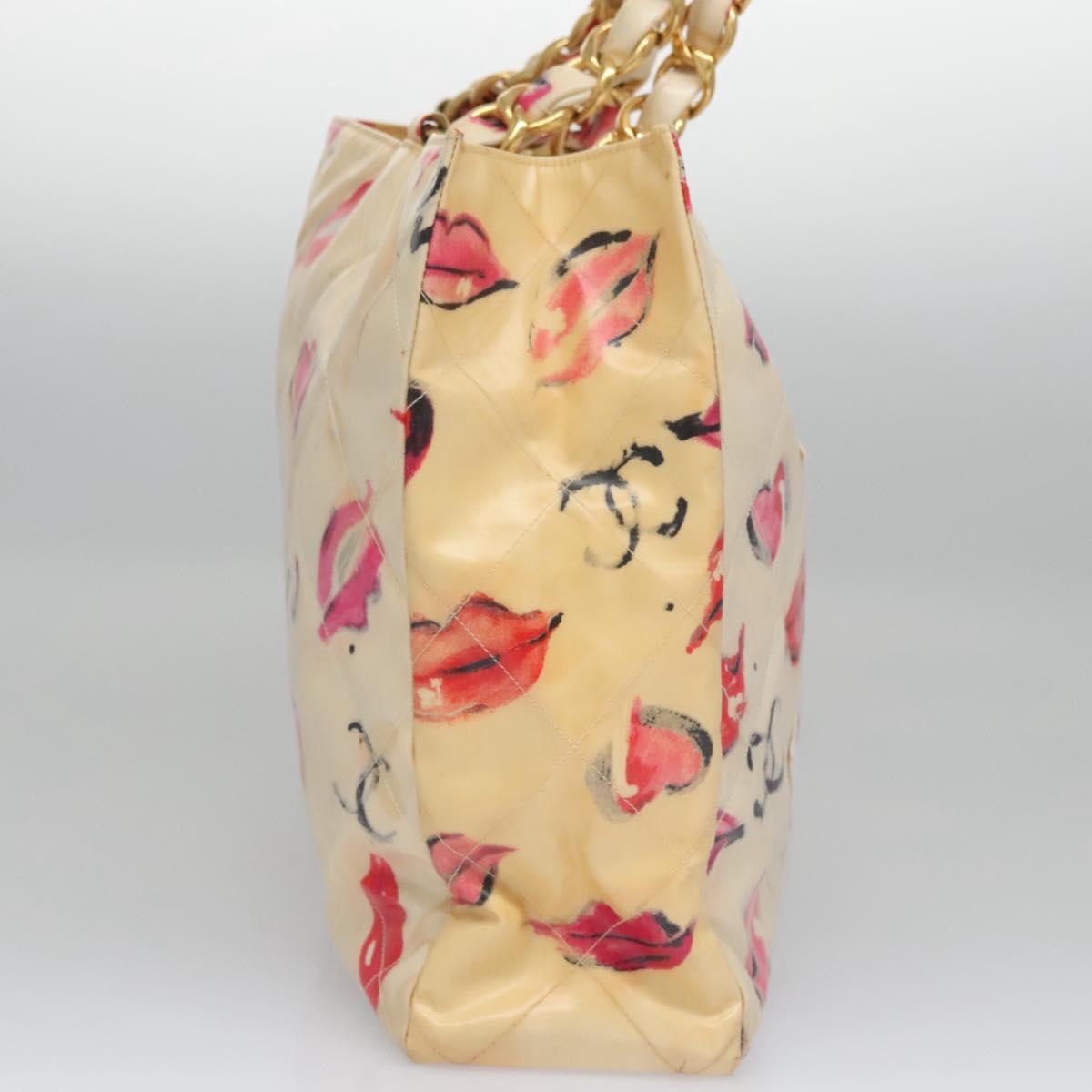 りんご CHANEL MATELASSE COCO LIP CHAIN CHANEL Matelasse Chain COCO Mark Lip Tote Bag Vinyl Red CC