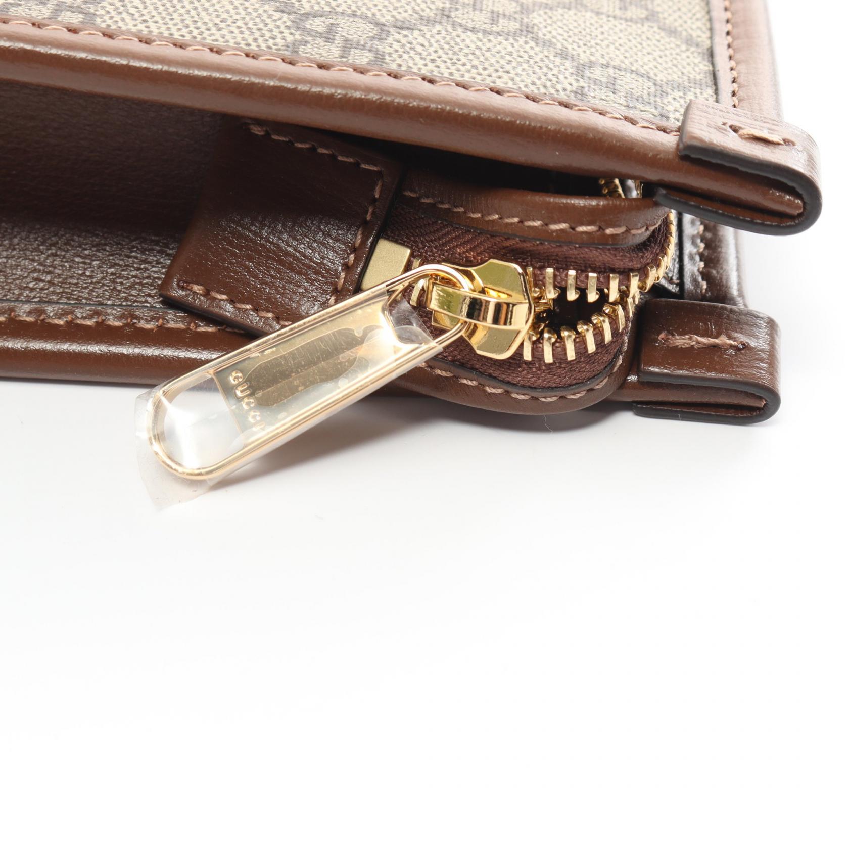 GUCCI Interlocking G GG Supreme business clutch bag
