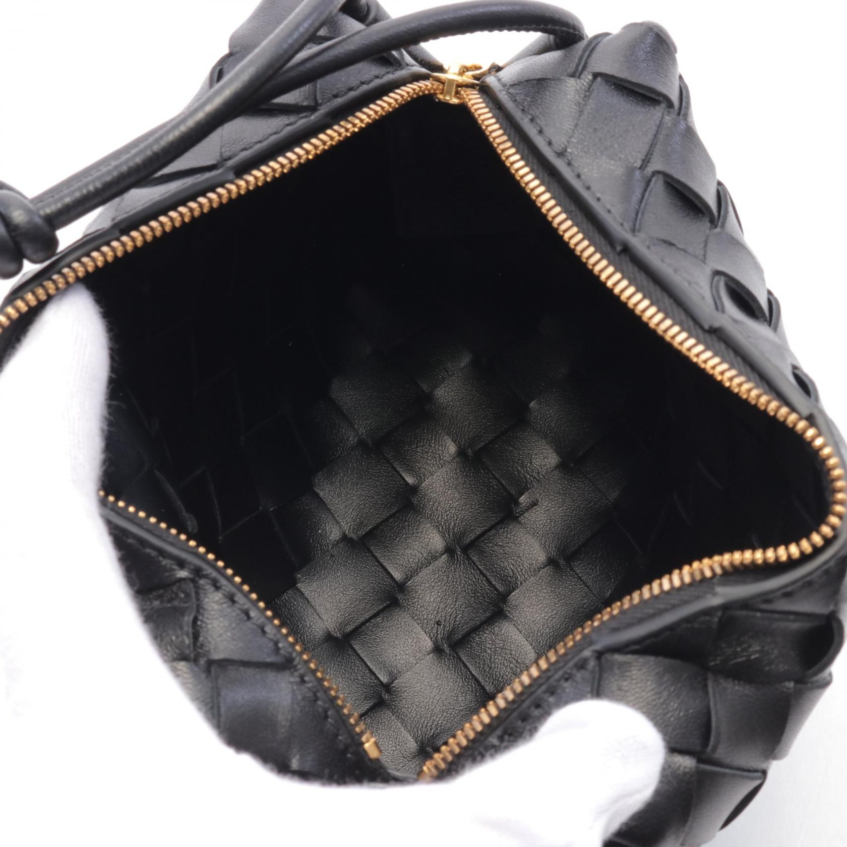 BOTTEGA VENETA 25SS ミニ ループ カメラ ショルダーバッグ Bottega Veneta® Mini Loop Camera Bag in Almond. Shop online now.