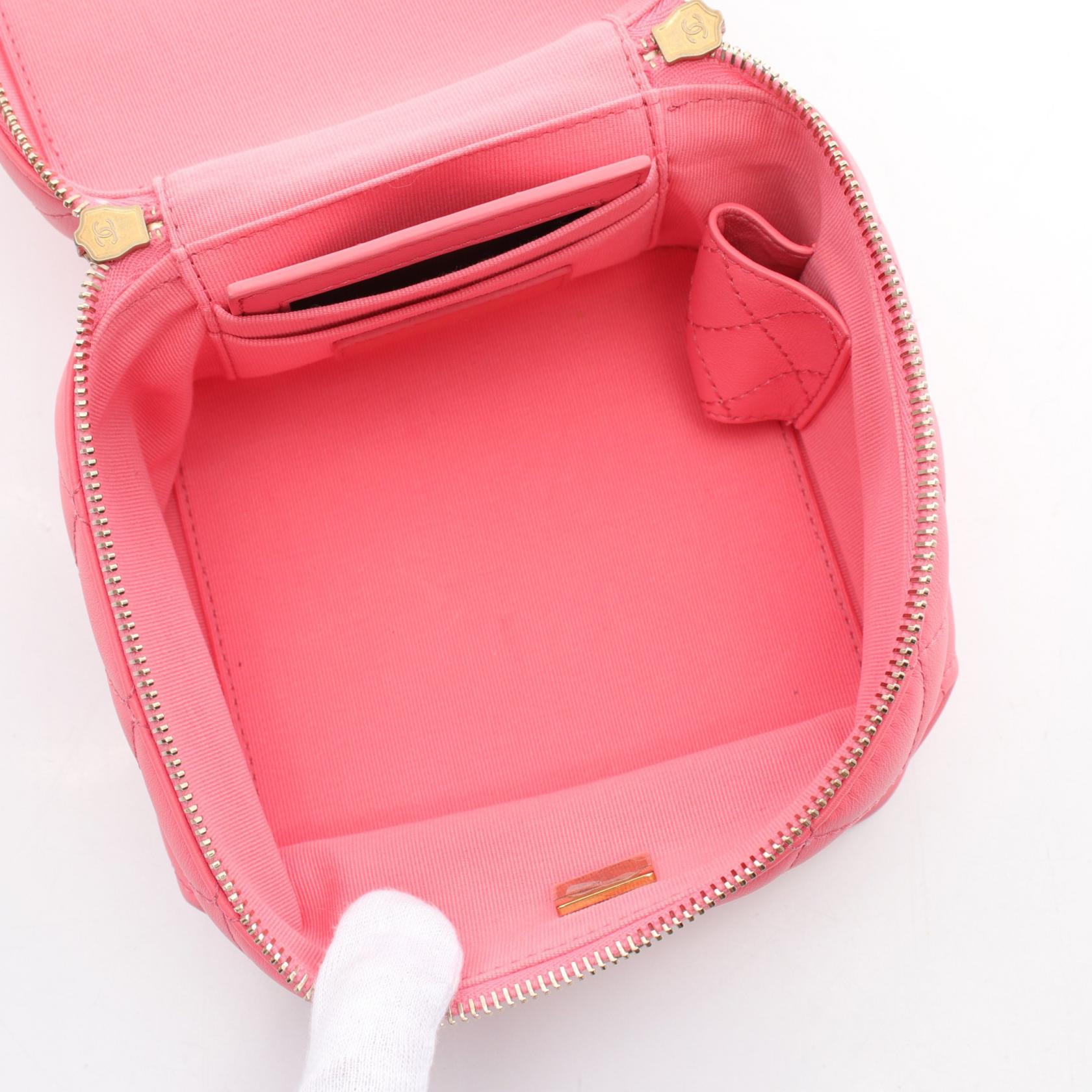 CHANEL Matelasse chain crossbody Shoulder vanity Bag AS3228