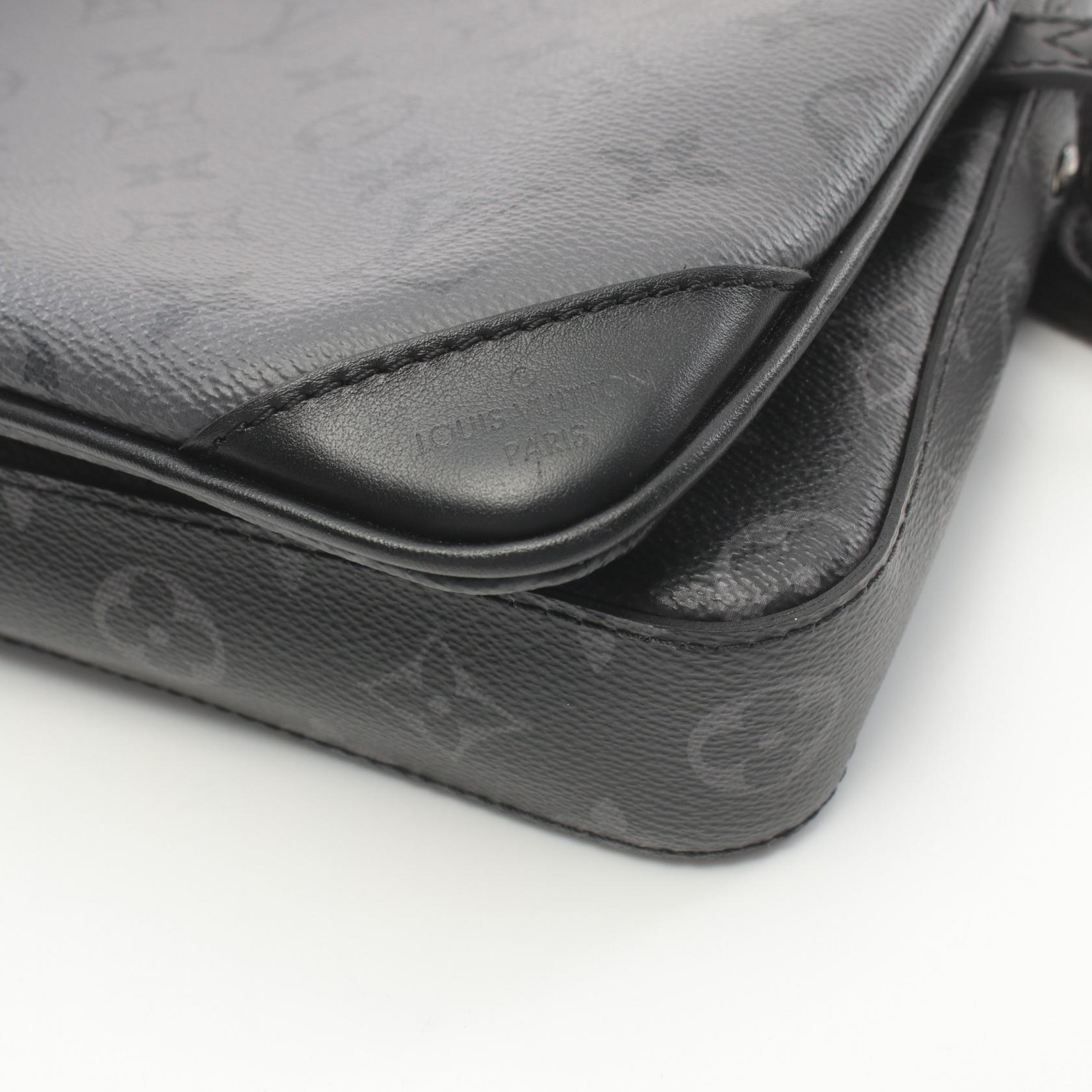 LOUIS VUITTON Trio Messenger Shoulder Bag M69443 Monogram LOUIS VUITTON Trio Messenger Shoulder Bag M69443 Monogram