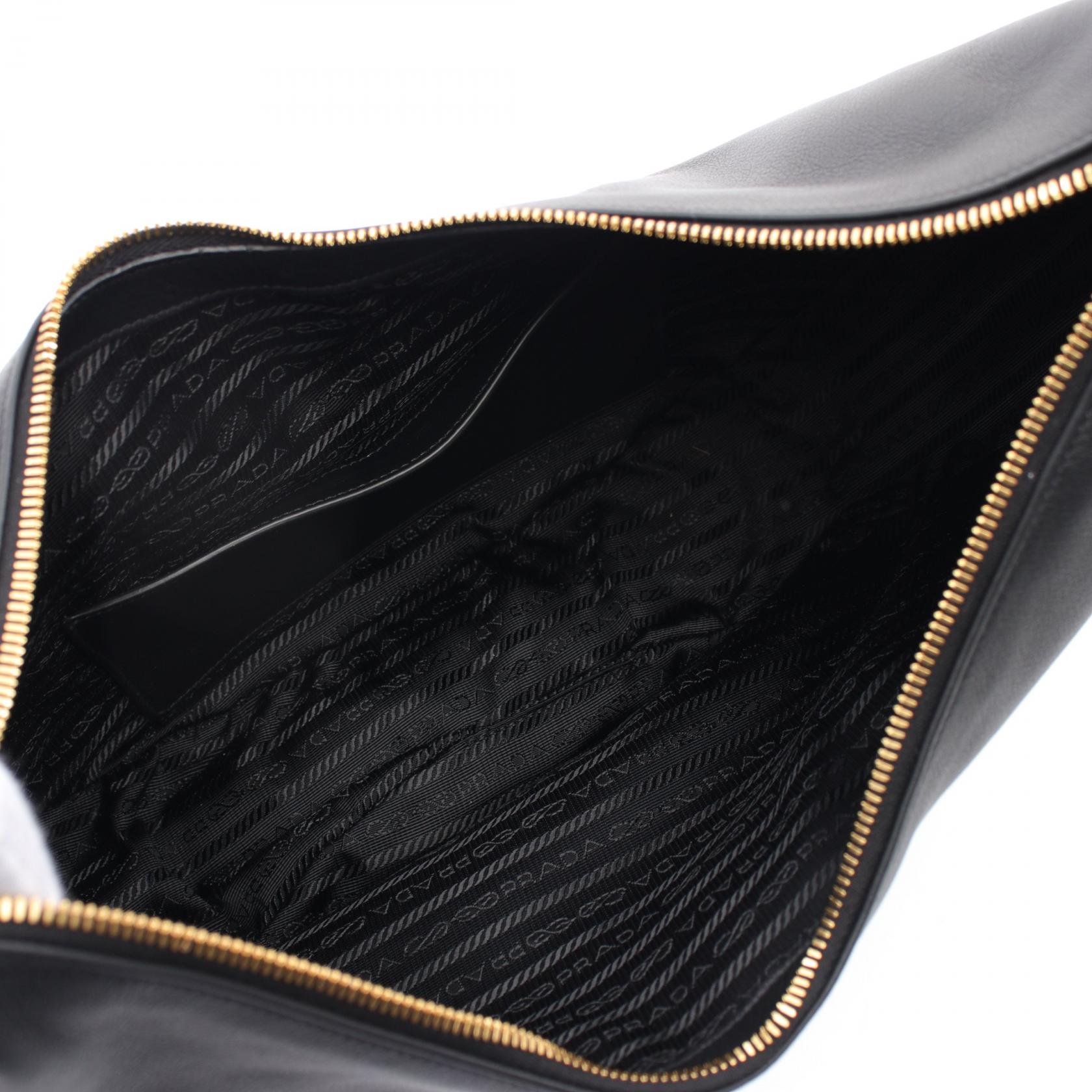 ★ PRADA ★ SOFT GRAIN ショルダーバッグ Prada Soft Grain Shoulder Bag | italist