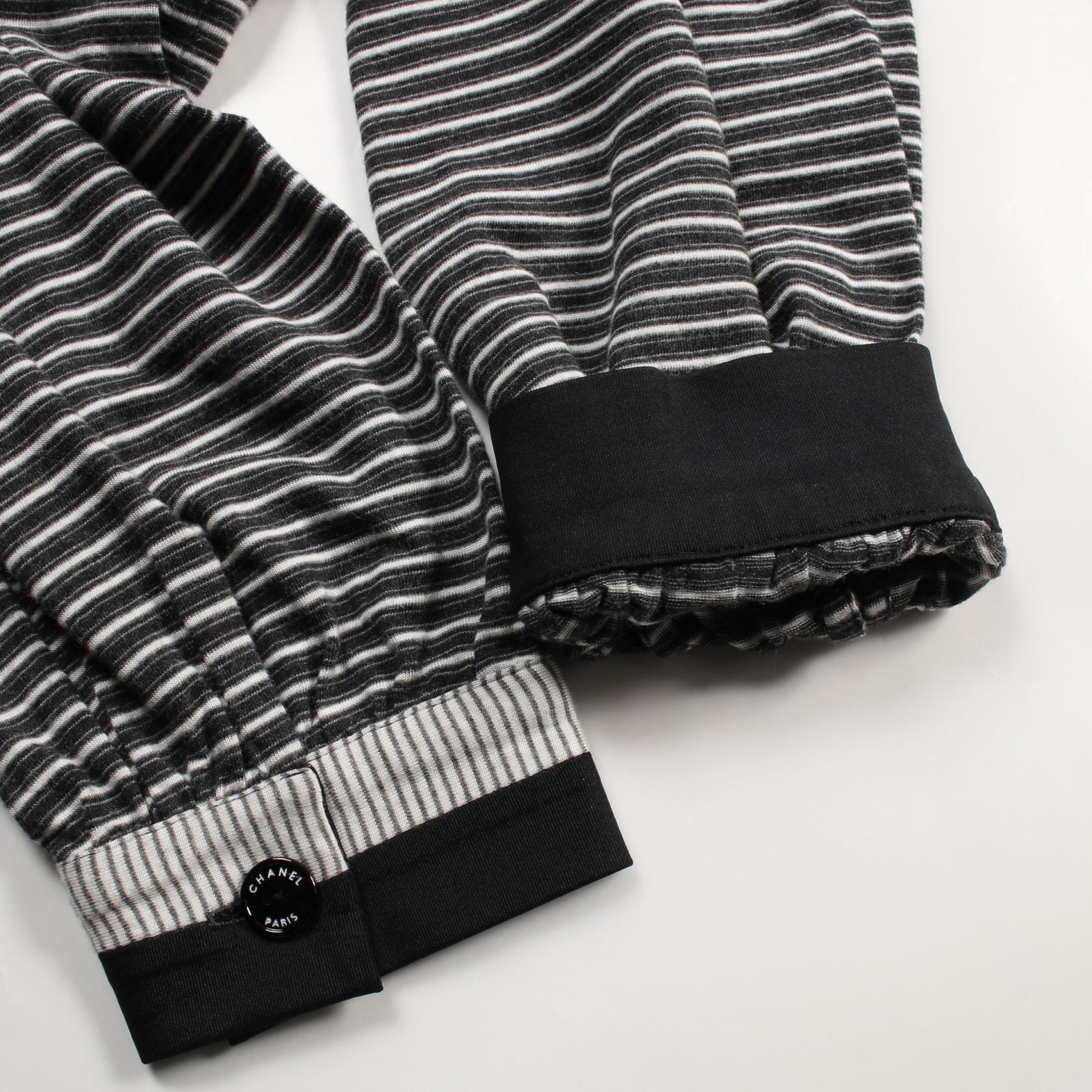 CHANEL T-shirt tops P34294K00963 cotton Nylon Black White