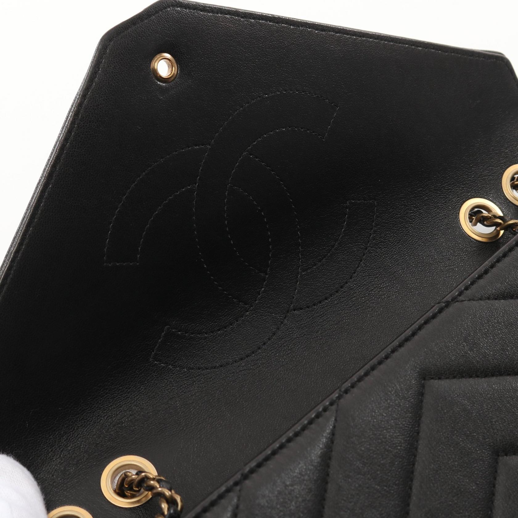 CHANEL Chevron V Stitch Chain Shoulder Bag Lambskin sheep