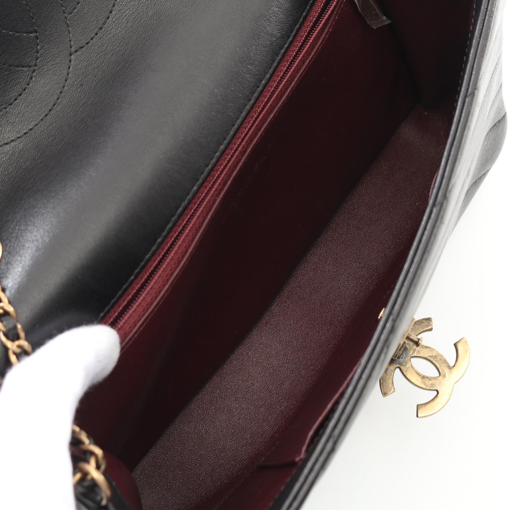 CHANEL Chevron V Stitch Chain Shoulder Bag Lambskin sheep