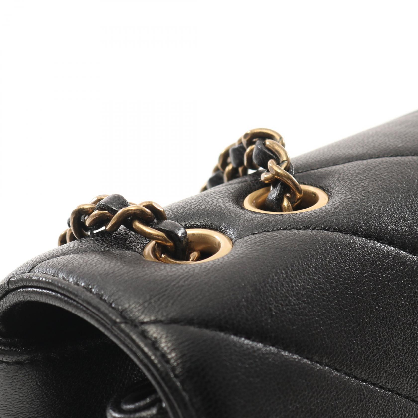 ショルダーバッグ・ポシェット × ヴィンテージ(中古) Chanel Chevron Chain Shoulder Bag CHANEL Chevron V Stitch Chain Shoulder Bag Lambskin sheep