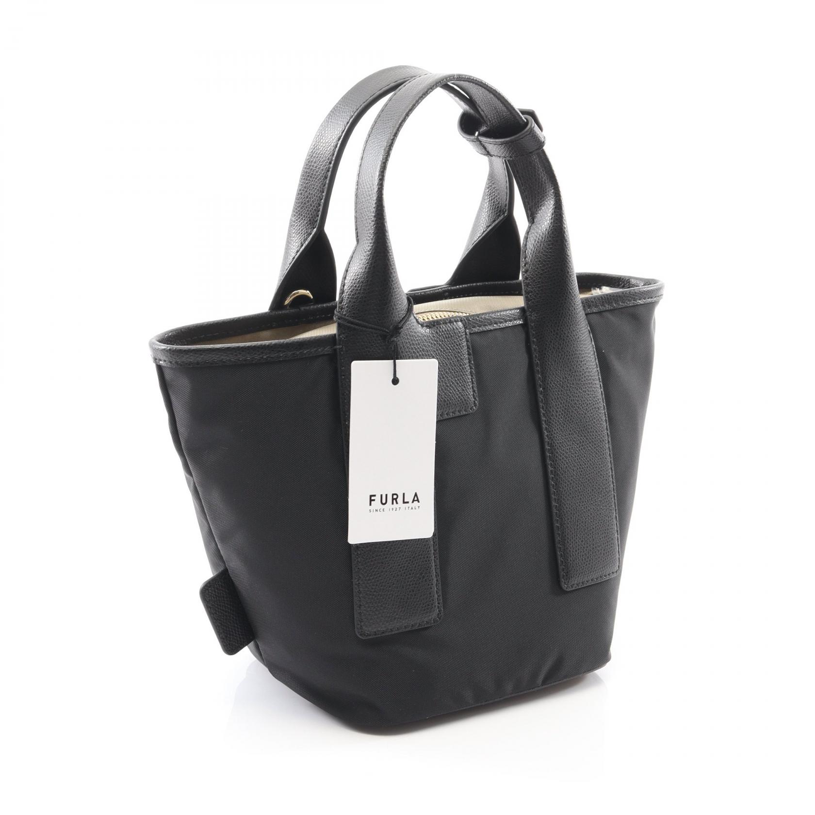 今週限定SALE【FURLA 】PIUMA 黒 キルティング ショルダーバッグ Furla PIUMA S Tote shoulder crossbody Bag WB01270BX30503180S Nylon