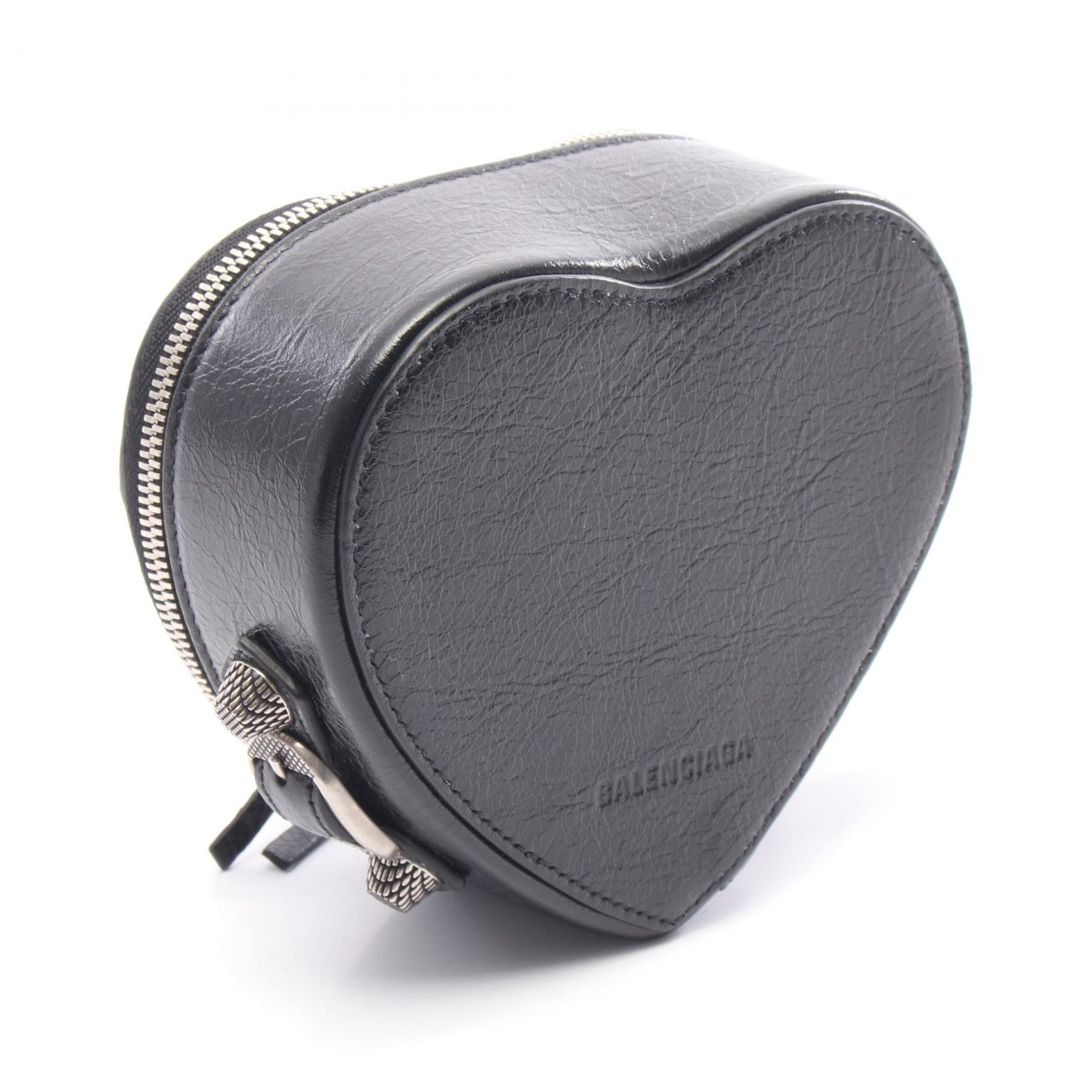 BALENCIAGA LE CAGOLE HEART Pouch 771674 1VG9Y 1000 leather Black