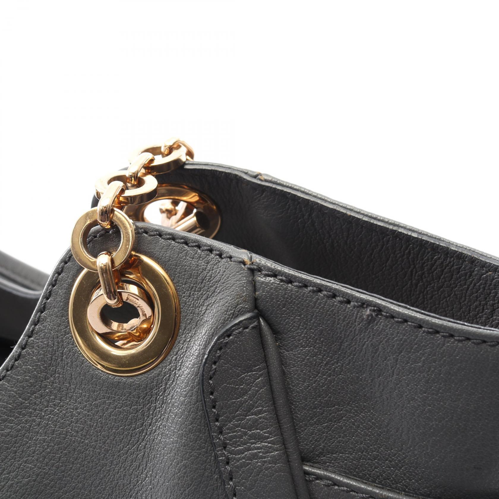 Salvatore Ferragamo Double Gancini chain Tote Bag 21 B974 leather