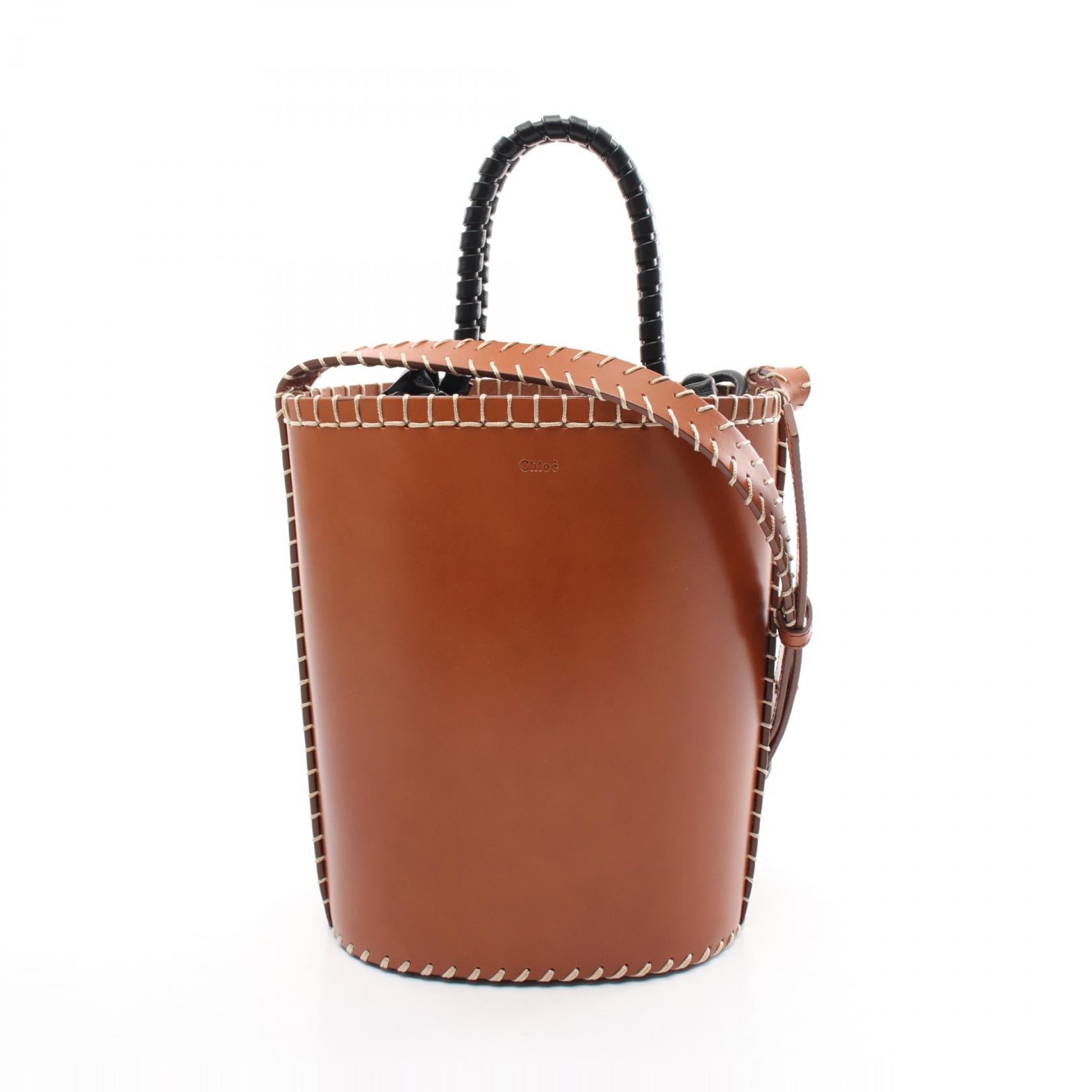 ショルダーバッグ・ポシェット CHLOE Women Shoulder Bags CHC22AS570H9526X LARGE Brown CHLOÉ Camera leather shoulder bag | NET-A-PORTER