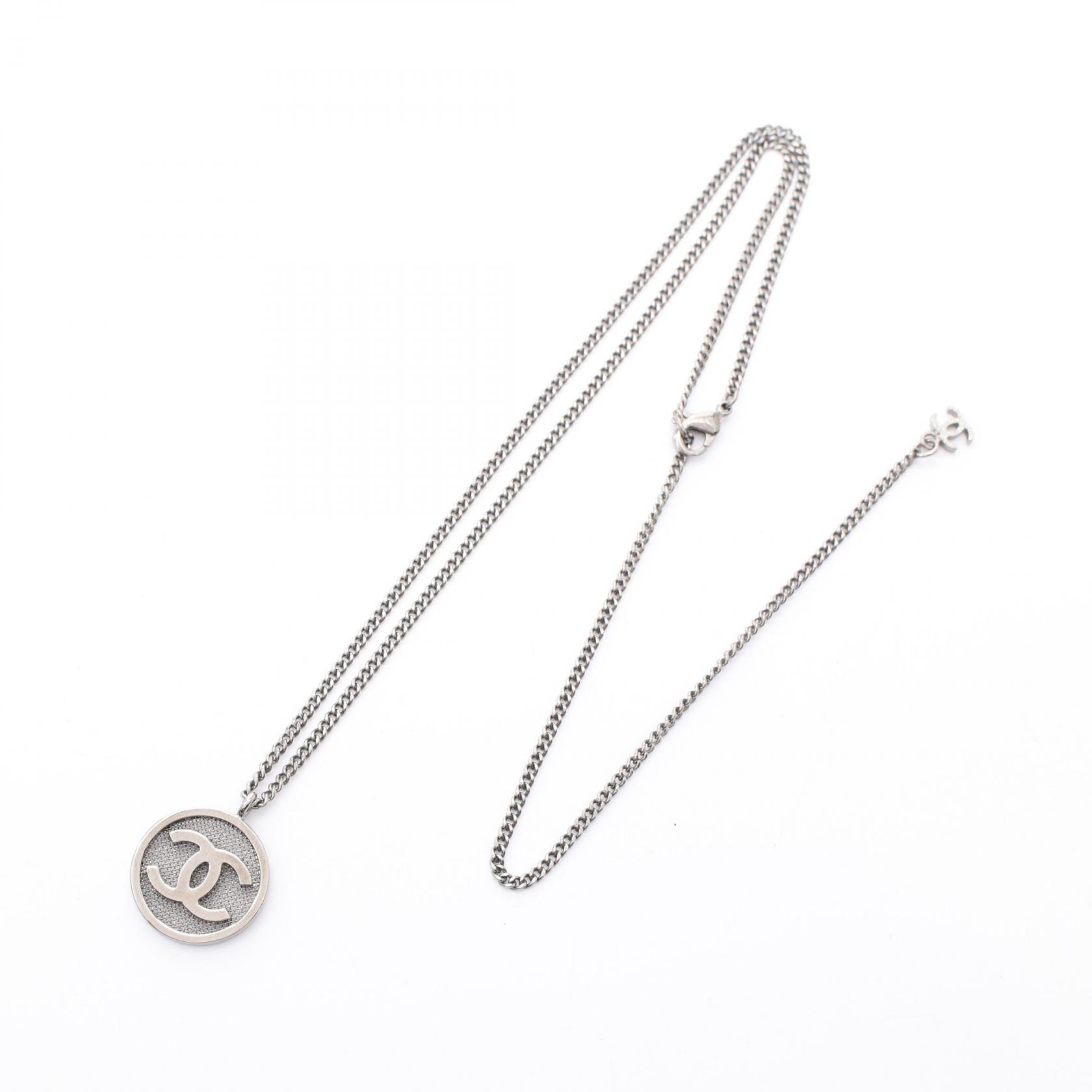 CoCoCHANEL9500円ー9200円 Clutch with chain - Patent lambskin & gold-tone metal, black