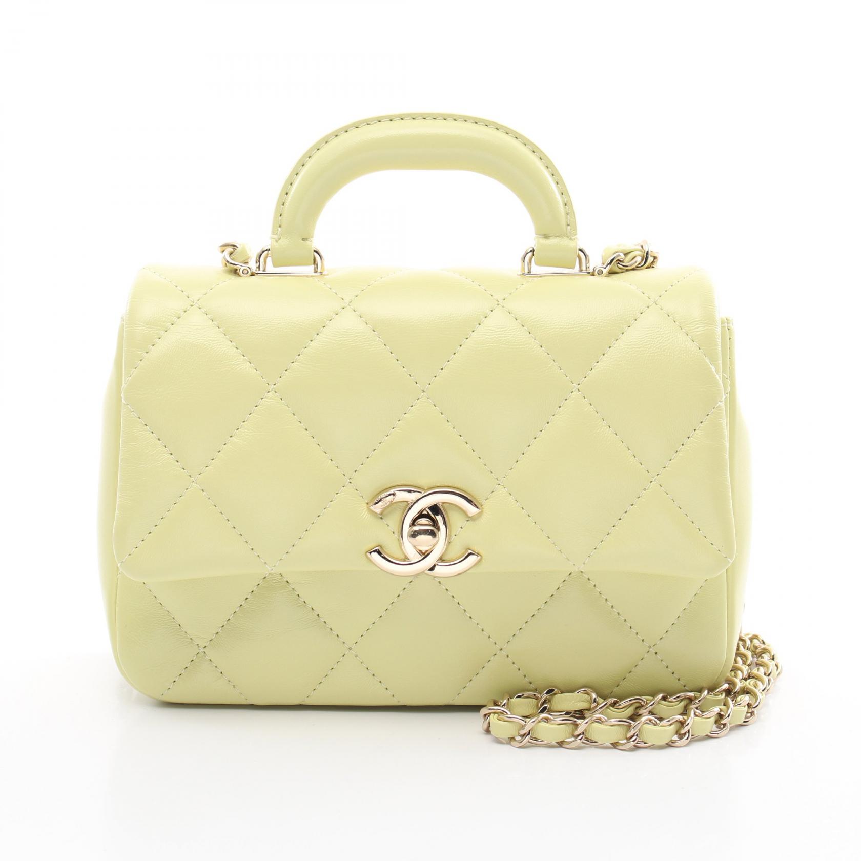 CHANEL キルティング バッグ Chanel Iridescent Lambskin Chic Quilt Bowling Bag | Vivrelle