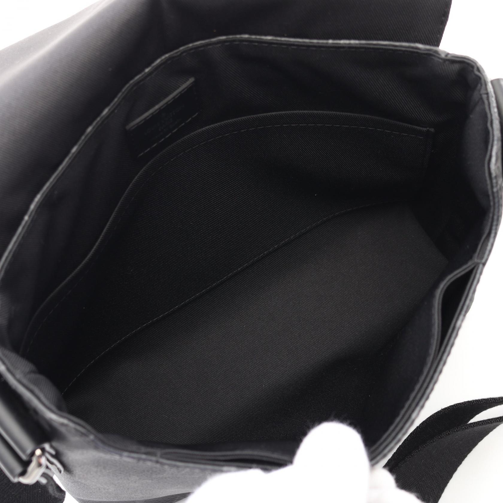 【Louis Vuitton】M44000 DISTRICT PMNM ショルダーバッグ Louis Vuitton District PM NM Canvas Shoulder Bag M44000 in