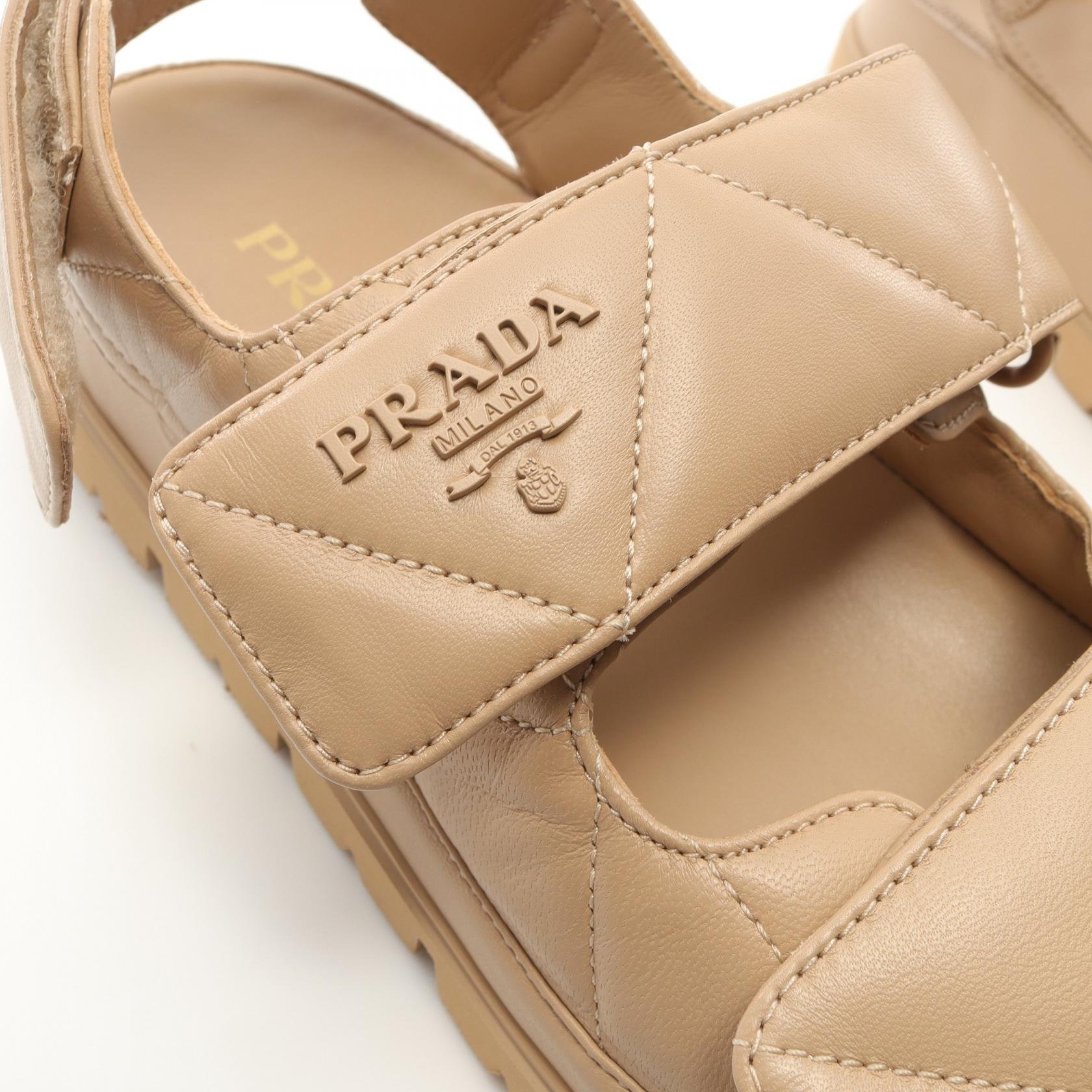PRADA サンダル　37 1/2 PRADA プラダ 花柄金具 グラディエーターサンダル ブラック