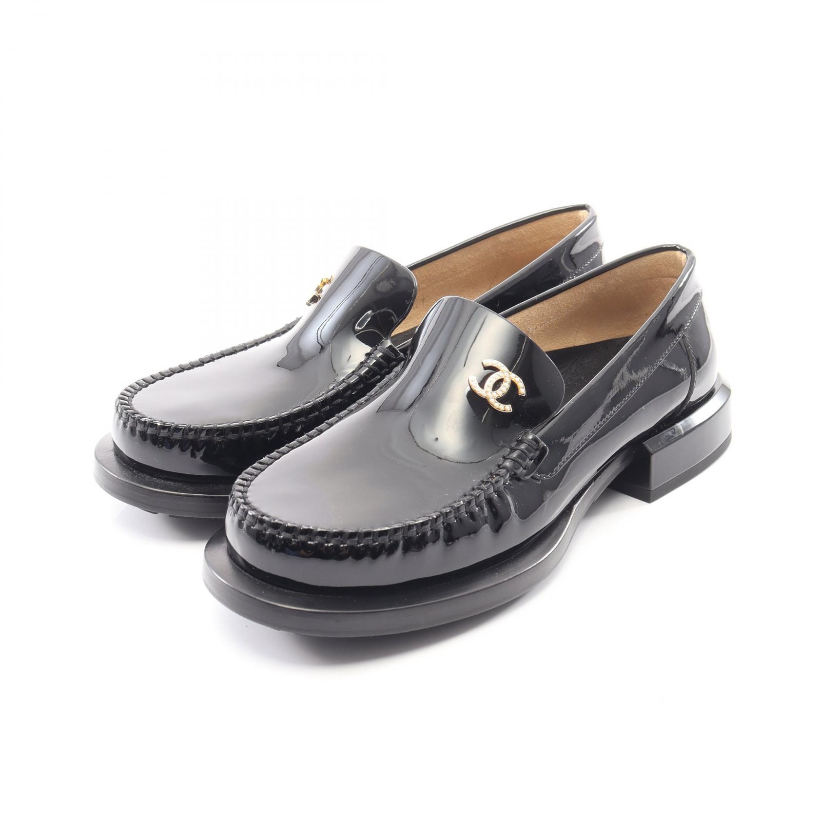 CHANEL COCO Mark Loafers Shoes Patent leather Black Used Women