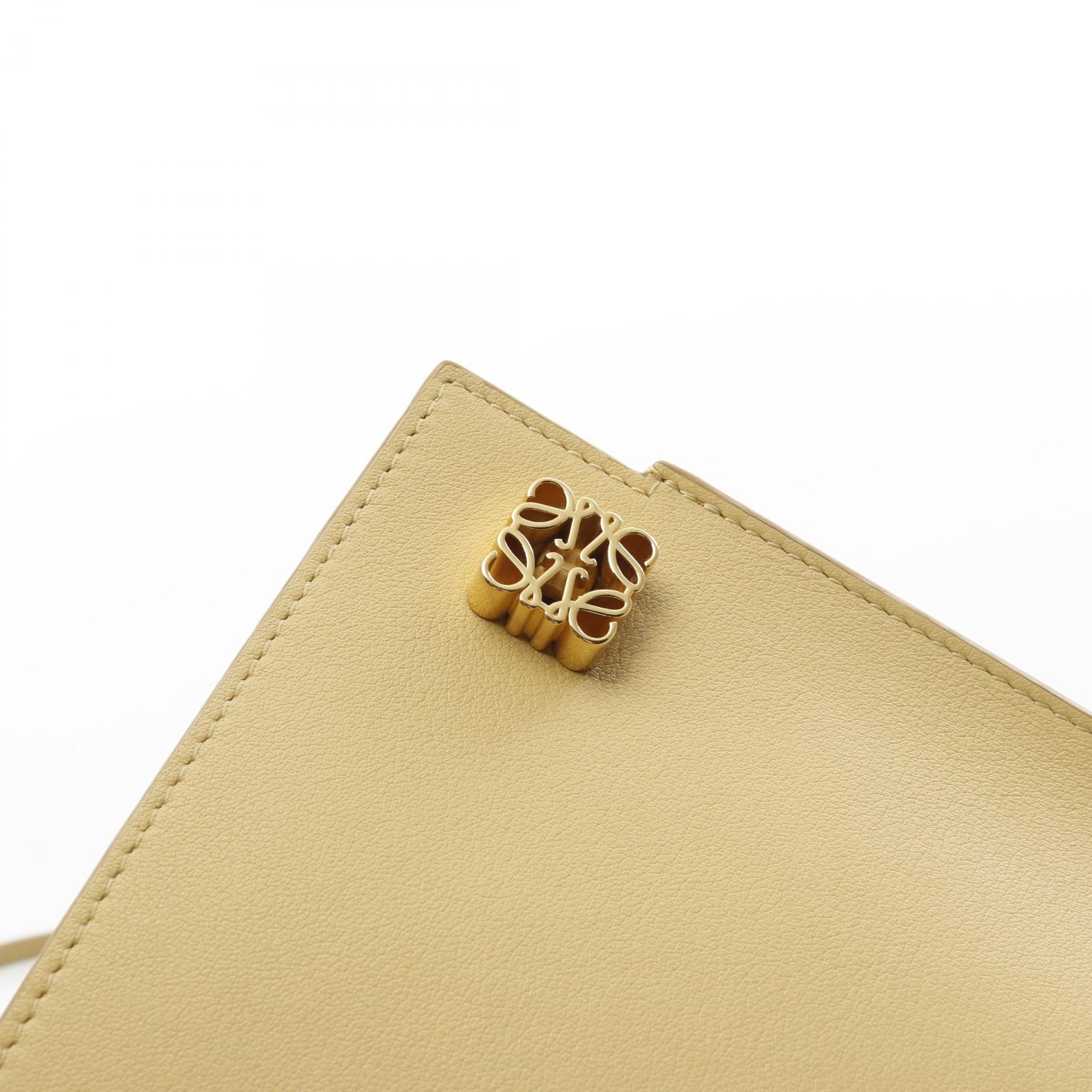 LOEWE ショルダーバッグ C630R12X01 LOEWE dice pocket Shoulder Bag crossbody C630R12X01 leather