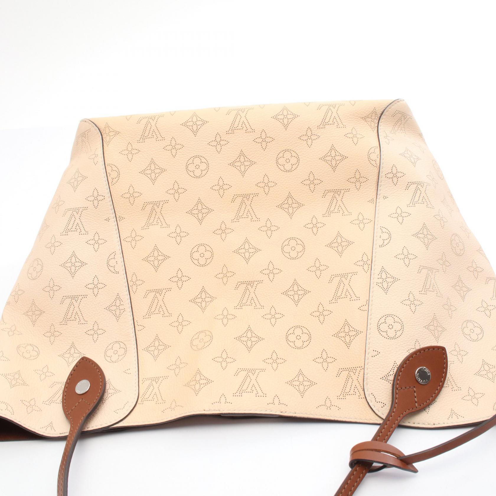 LOUIS VUITTON Hina MM Tote Bag M53140 Mahina leather Beige Galet