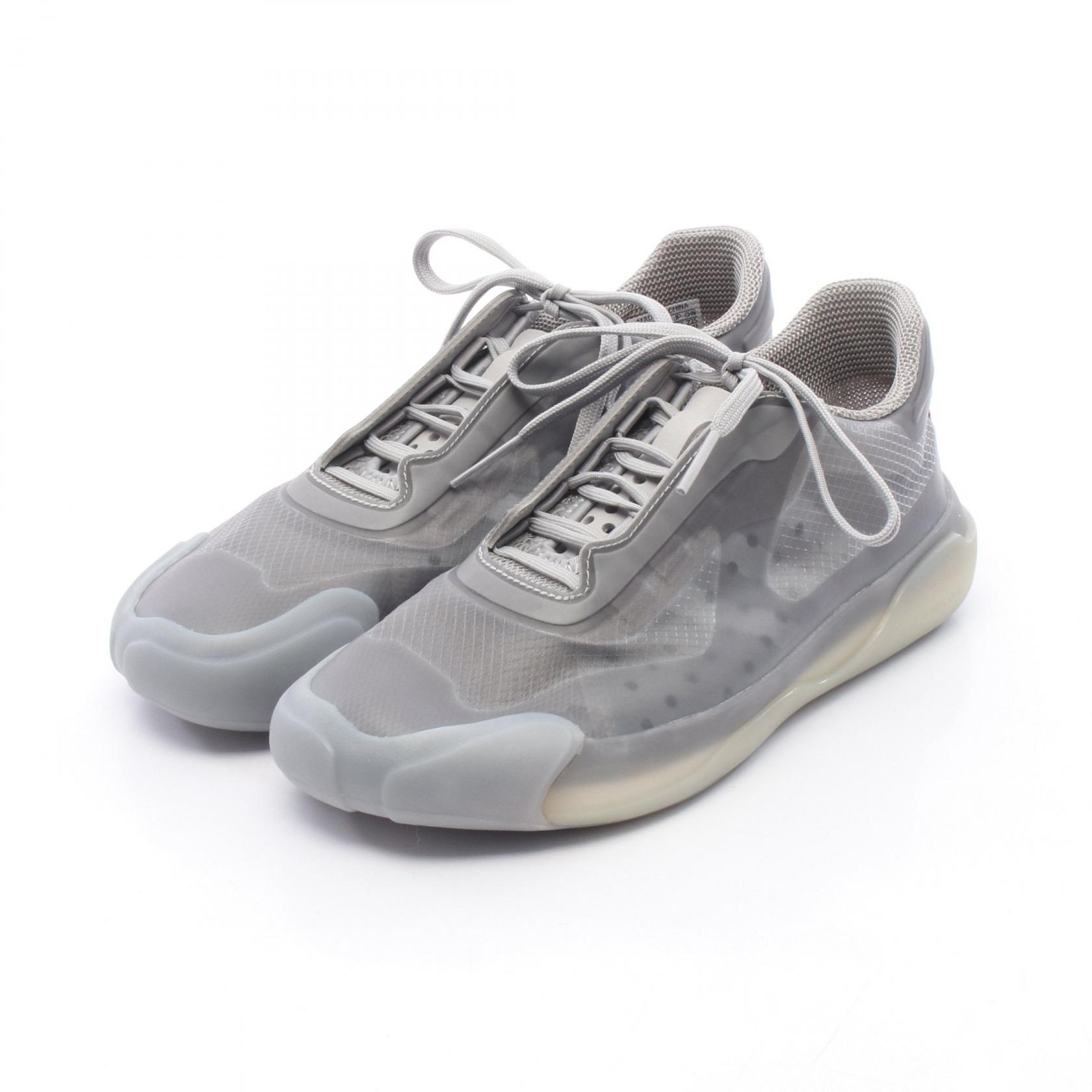 プラダスポーツ リネアロッサ × adidas スニーカー