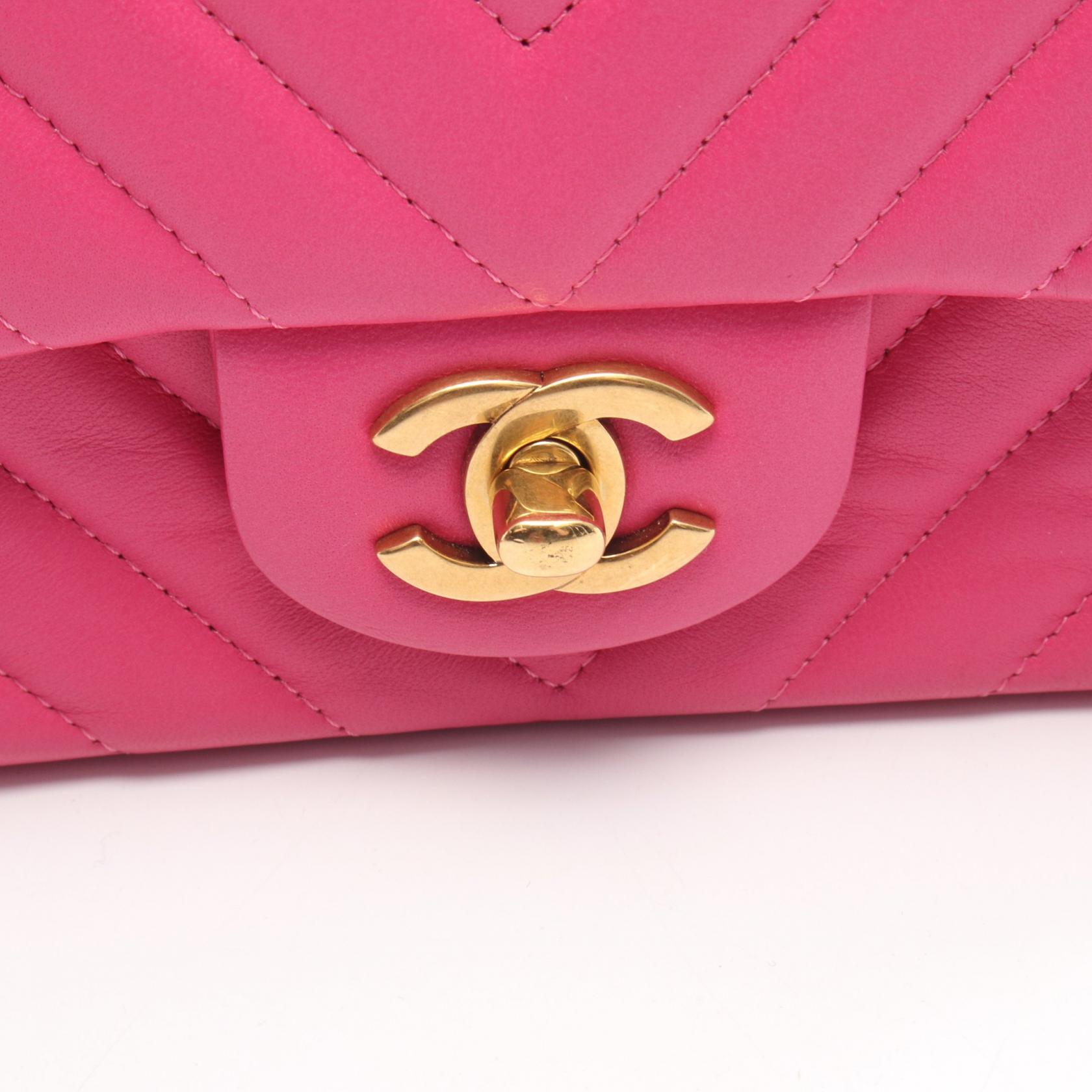 CHANEL Chevron V-stitch Mini 20 chain crossbody Shoulder Bag