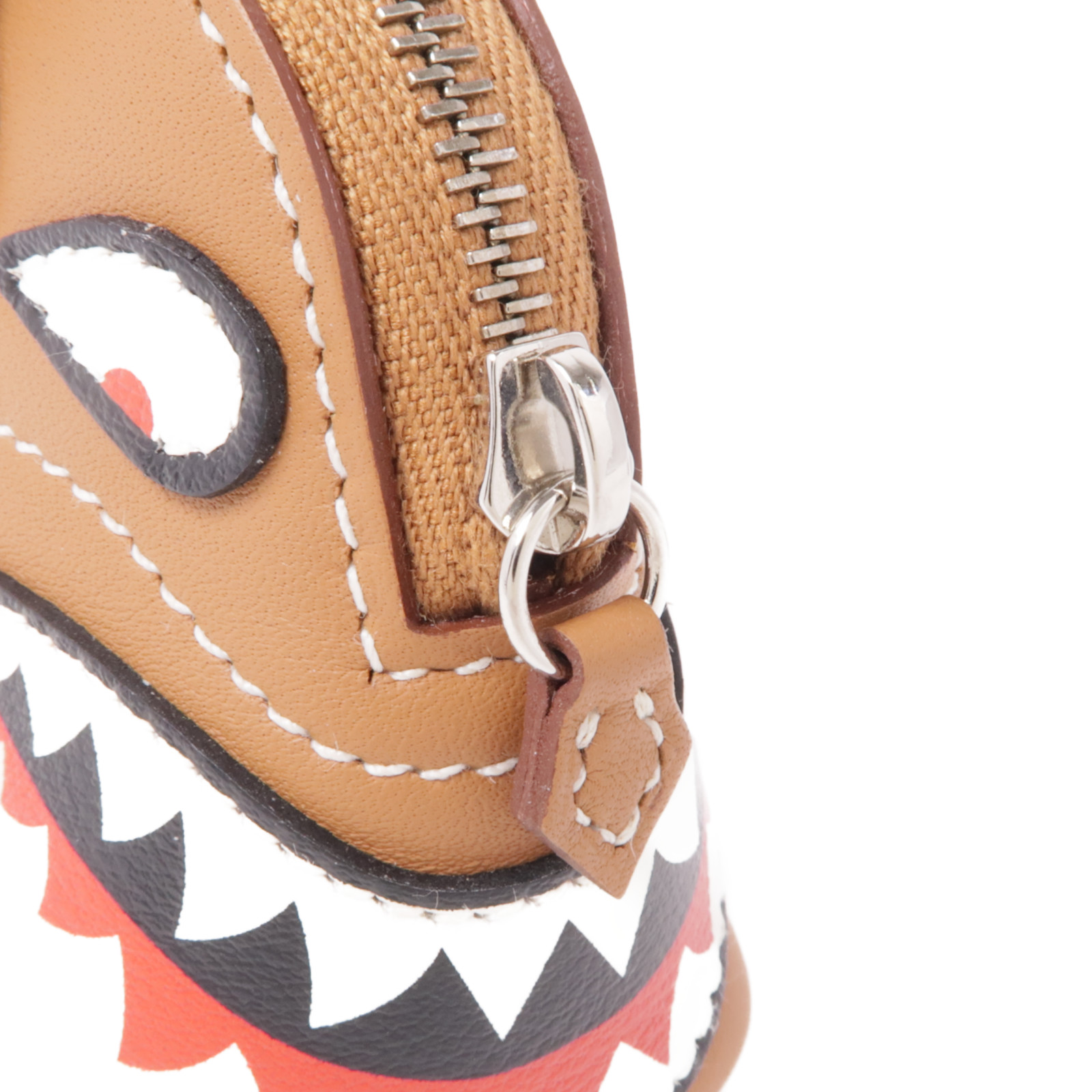 送料込♪【HERMES】Bolide Shark Charm Swift & Palladium Gold Hermes Gold Bolide Shark Bag Charm | Consign of the Times ™