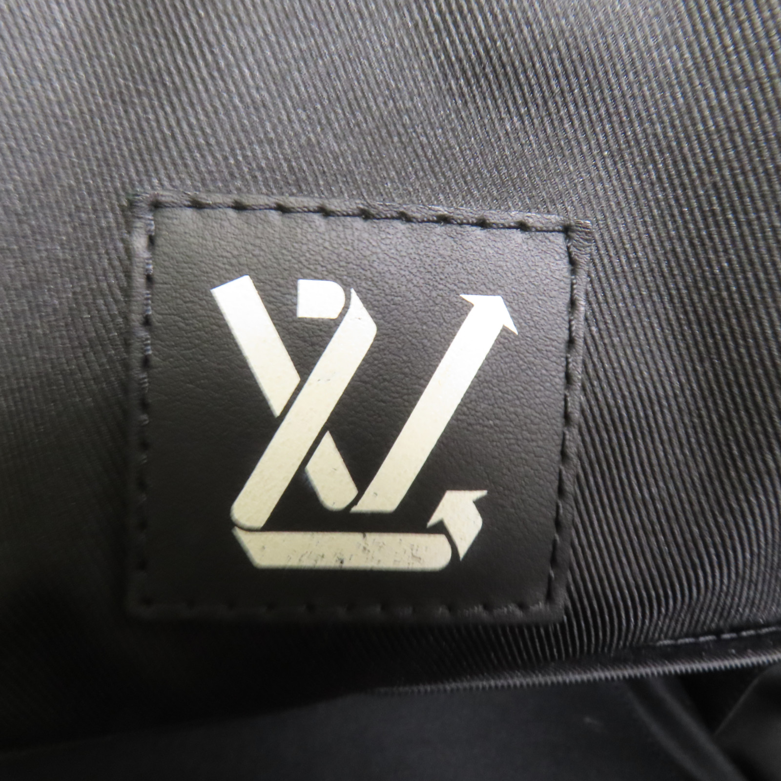 Louis Vuitton LV Snow Backpack Multi Pocket Sac PhotoJun242024_124829PM.jpg?v=  main image 4
