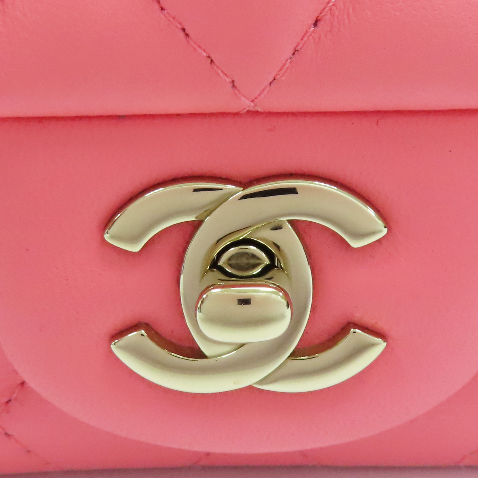【Chanel】シャネル★Shoulder Bag★ミニスクエアショルダー CHANEL Mini Square Flap Shoulder Bag Pink Quilted Leather