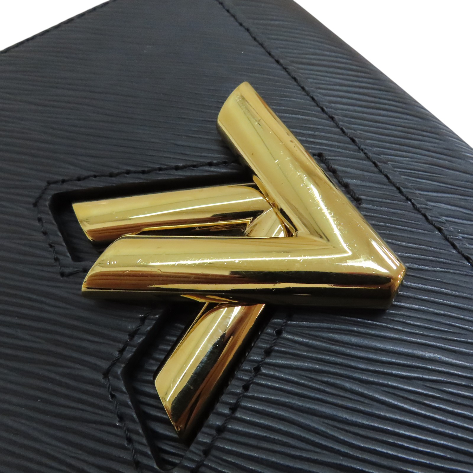 LOUIS VUITTON 新作 エピ ツイスト PM バッグ / TWIST PM M21119 Twist PM Epi Leather - Women - Handbags | LOUIS VUITTON ®