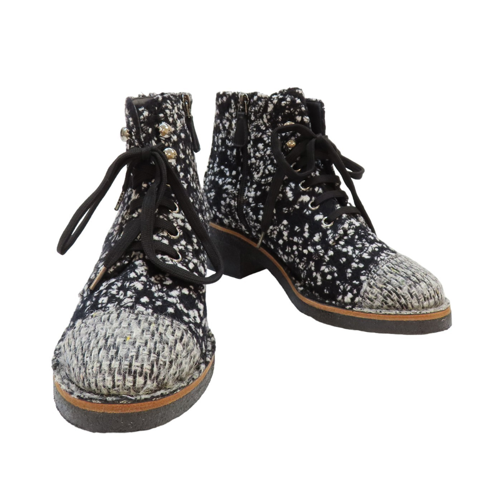ミドルブーツ Gabriel Tweed Lace-Up Boots (2Colors) Gabriel Tweed Lace-Up Boots (2Colors)