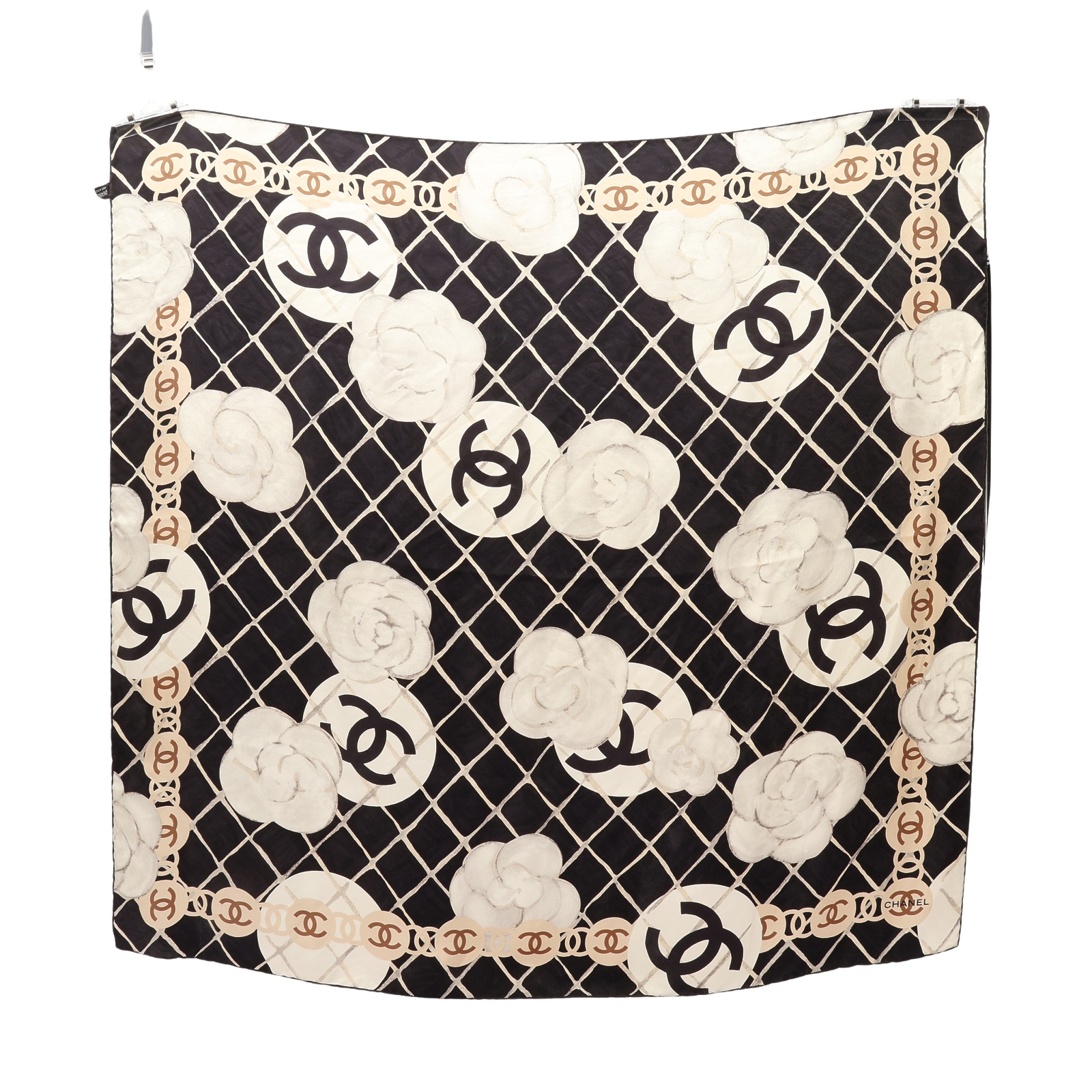 シャネル Coco Mark Camellia Silk Scarf BK/WH A39577