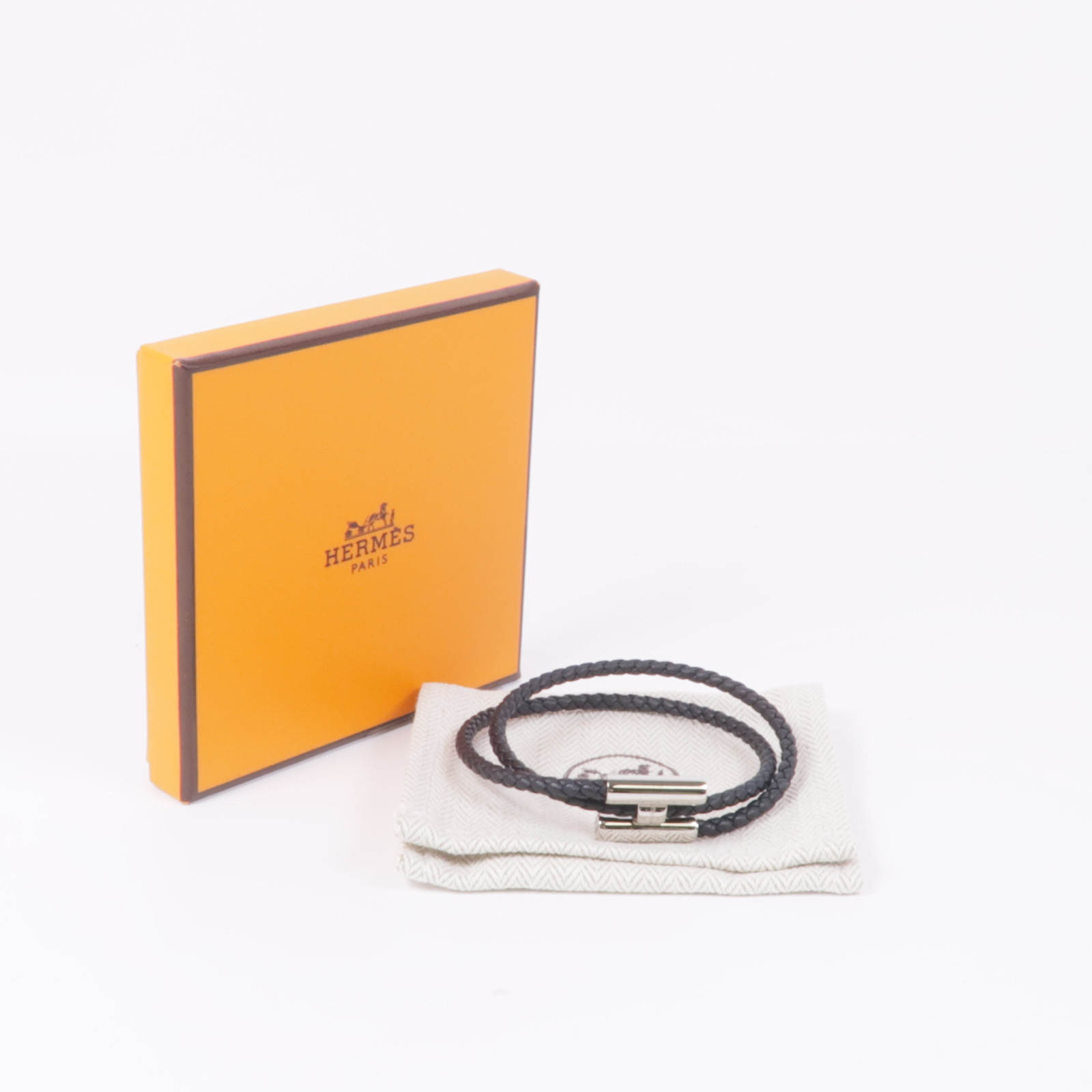 HERMES（エルメス）- Tournis Tresse bracelet ソーブラック Tournis Tresse bracelet | Hermès USA