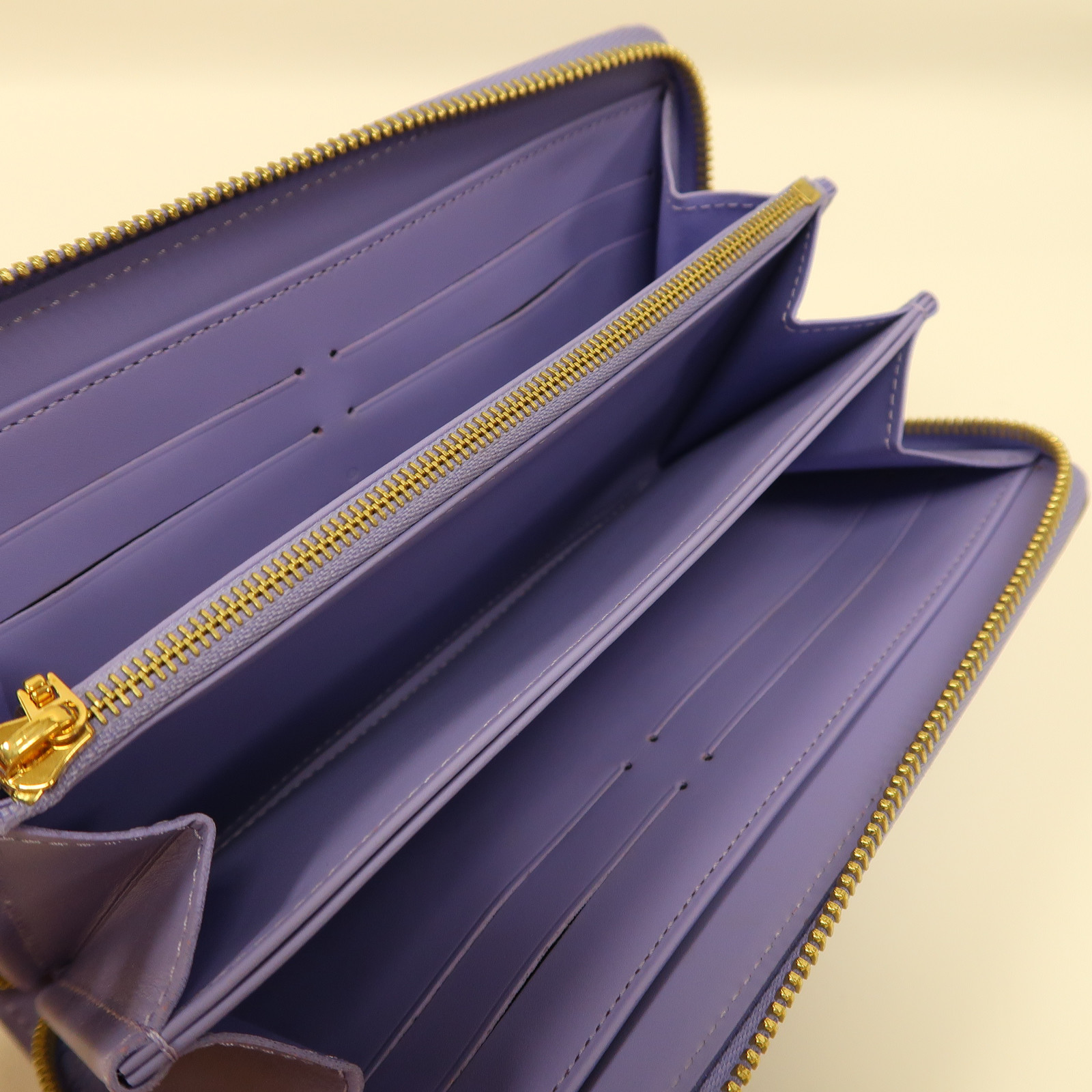 LOUIS VUITTON LV GHW Zipper Long Wallet M90141 Vernis Lilac LOUIS VUITTON LV GHW Zipper Long Wallet M90141 Vernis Lilac