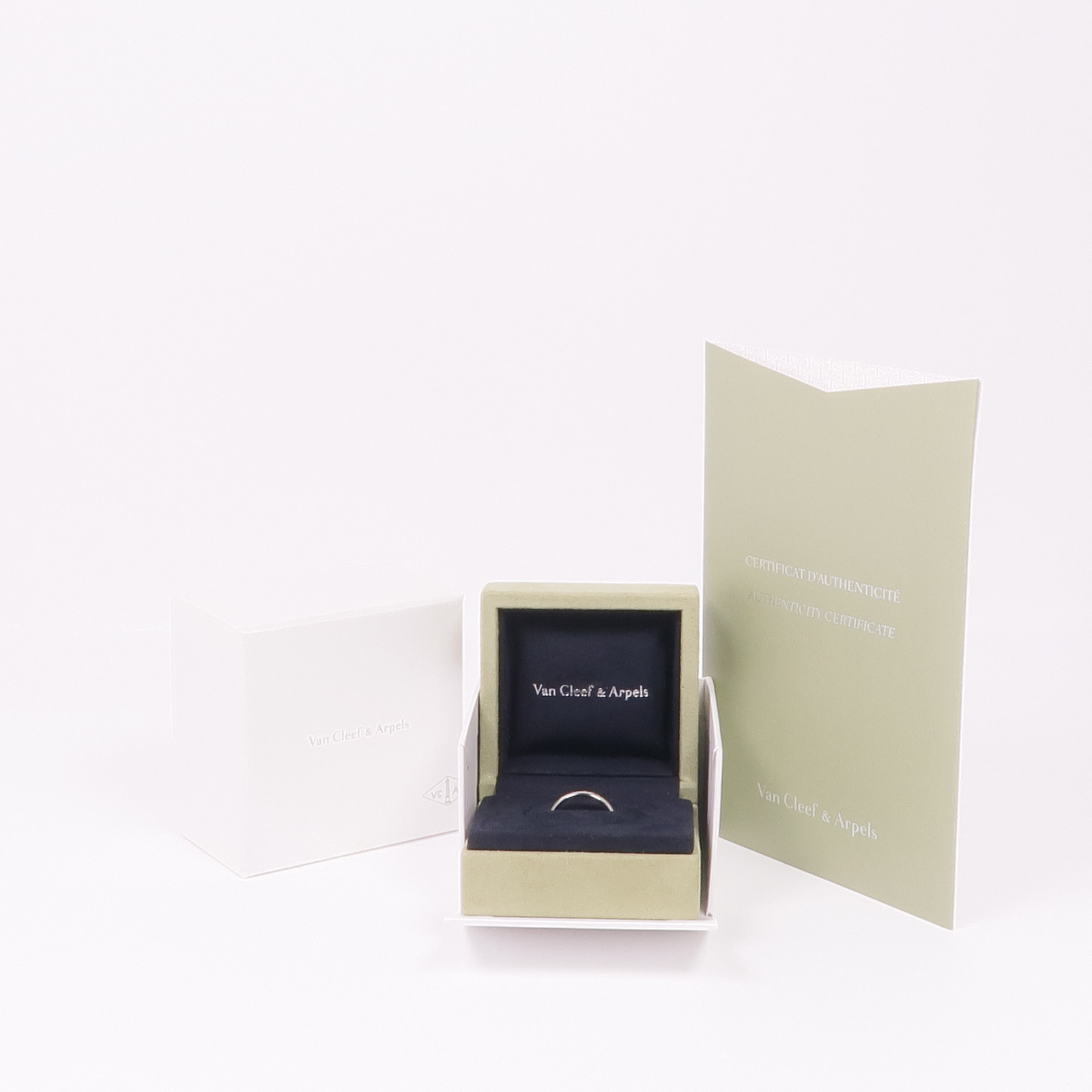 Van Cleef & Arpels Tendrement Signature Wedding Band Ring PT950